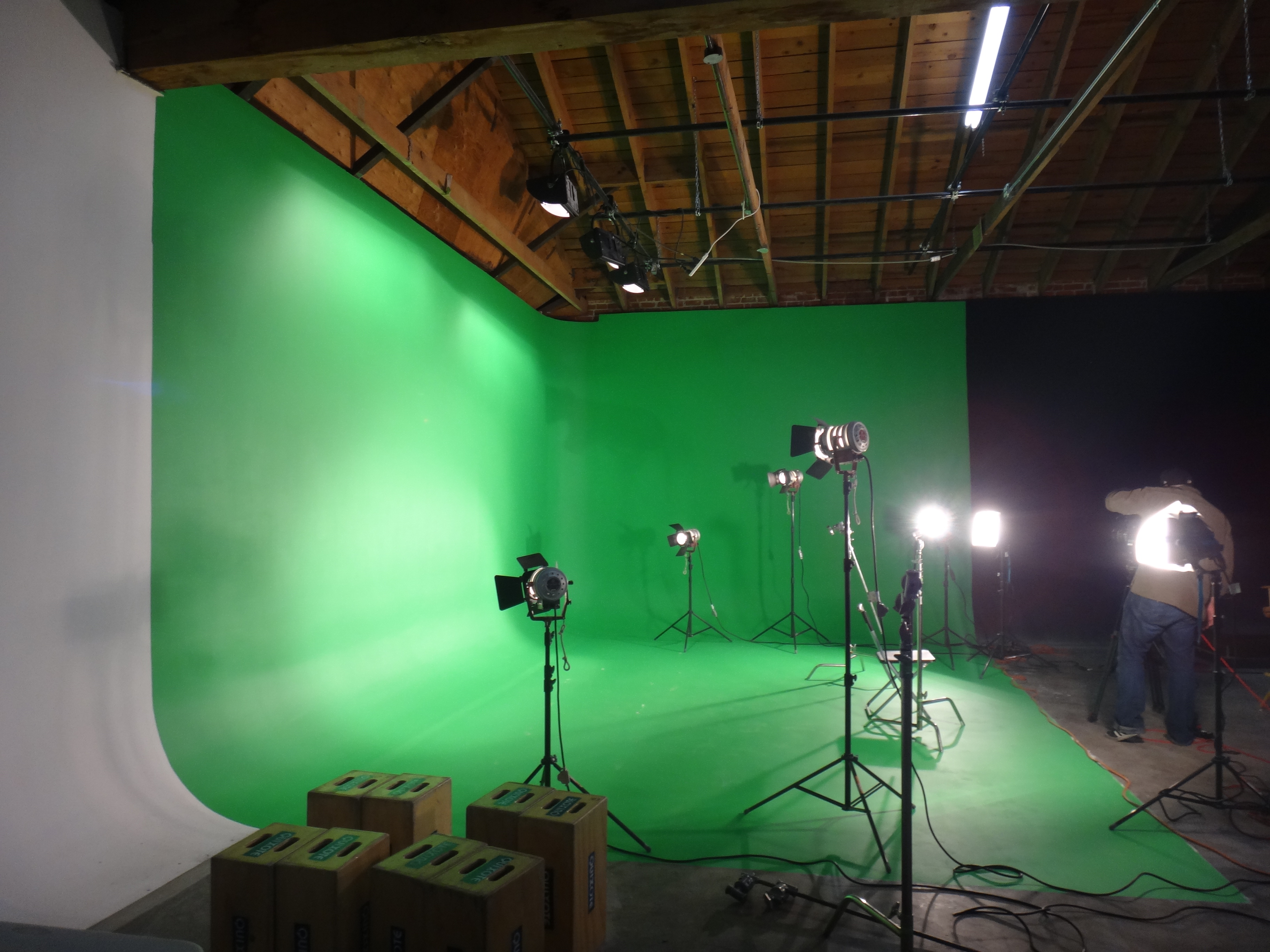 downtown pre lit studio