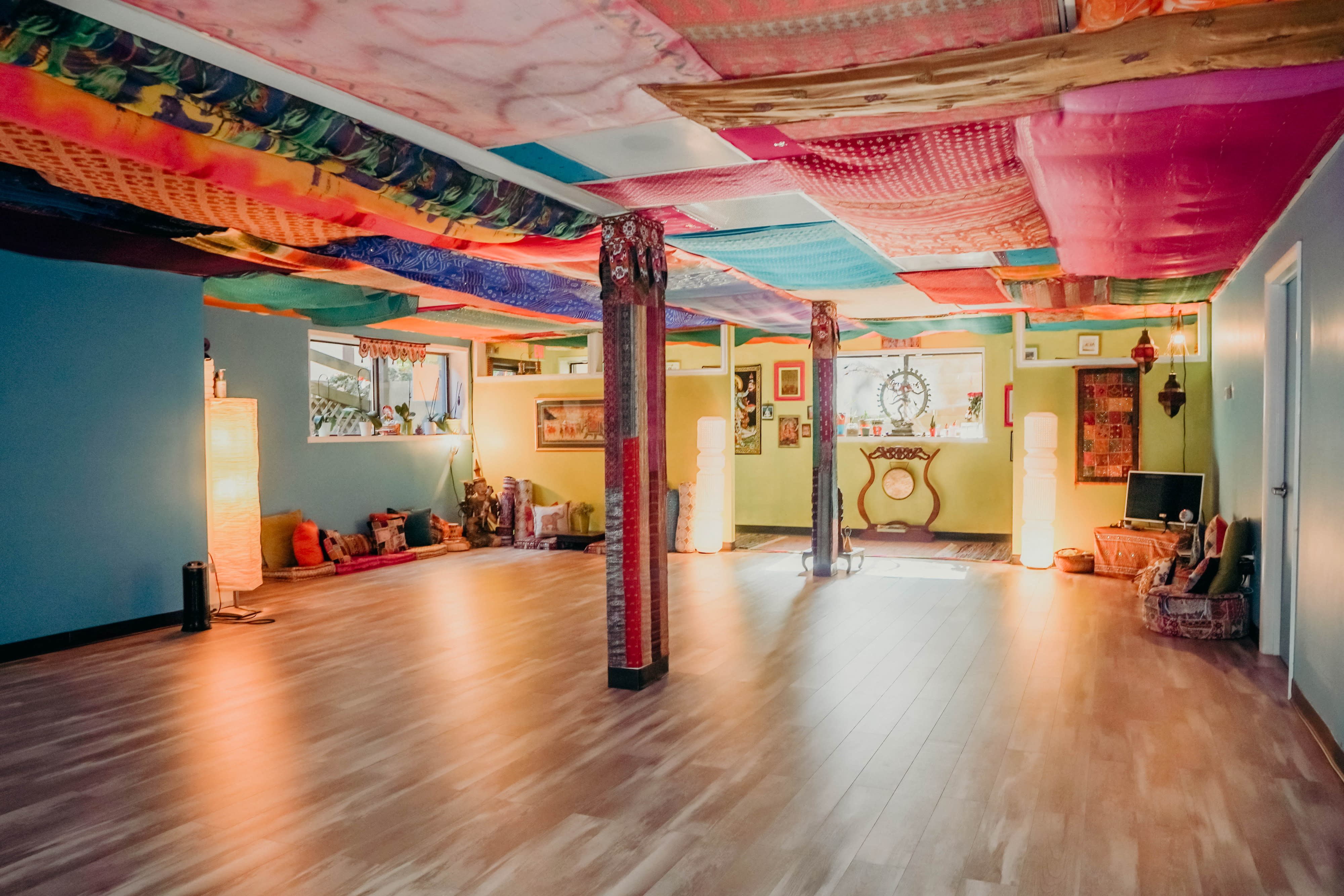 How Much Does It Cost to Rent a Yoga Studio? - Peerspace