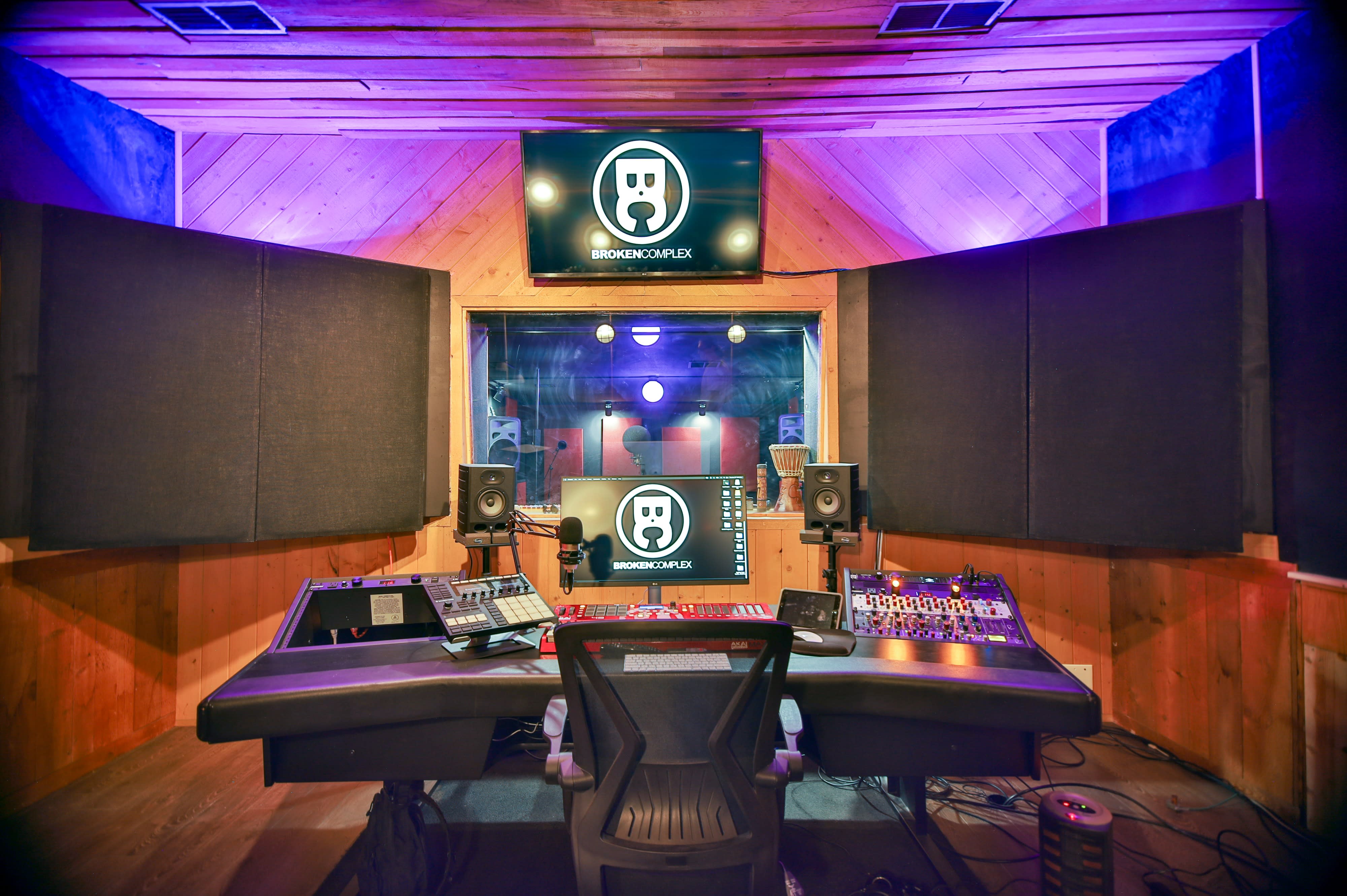 Recording Studio in North Hollywood, North Hollywood, CA | Production |  Peerspace