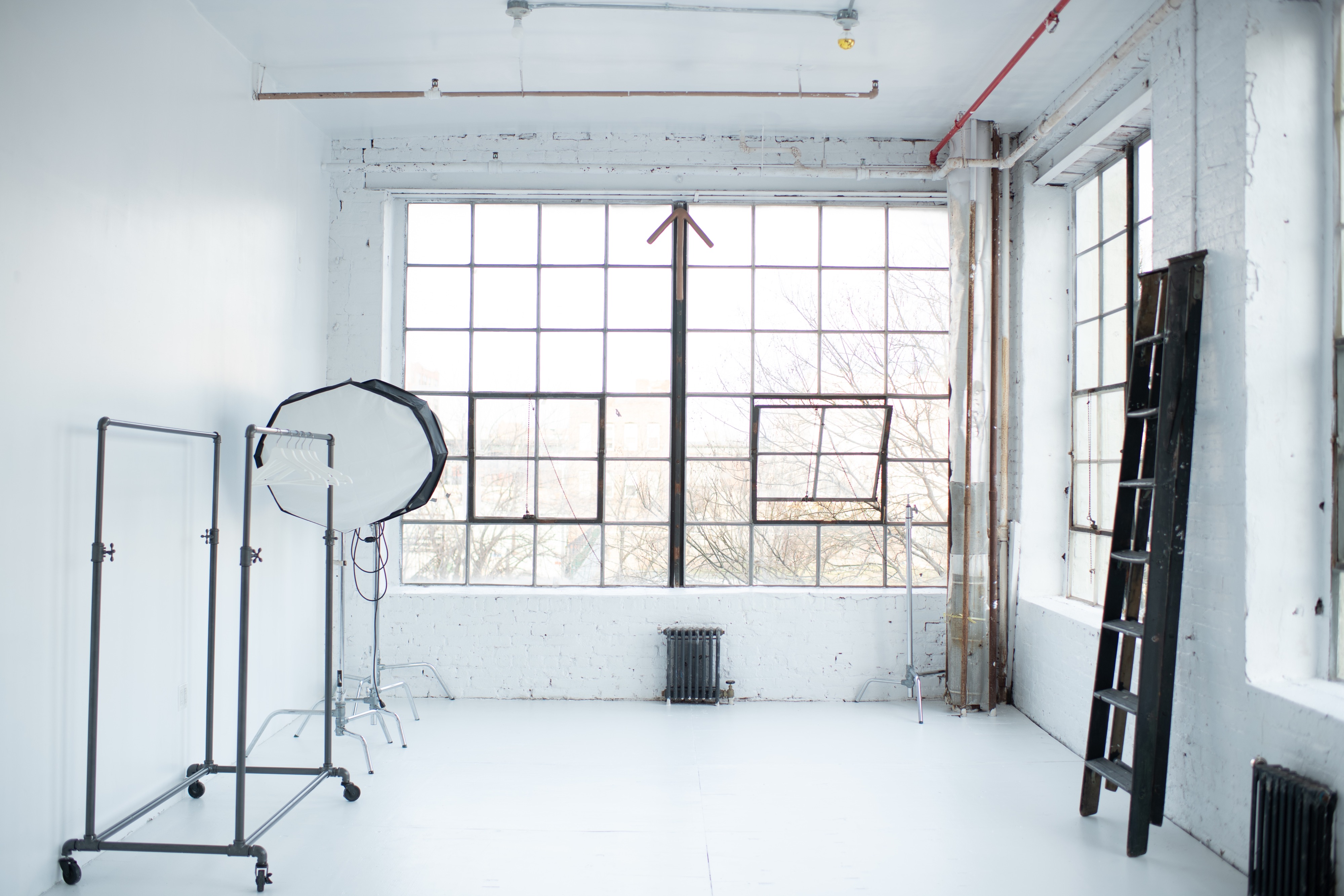 Boho Artist Loft, High Ceiling, Light, Parking