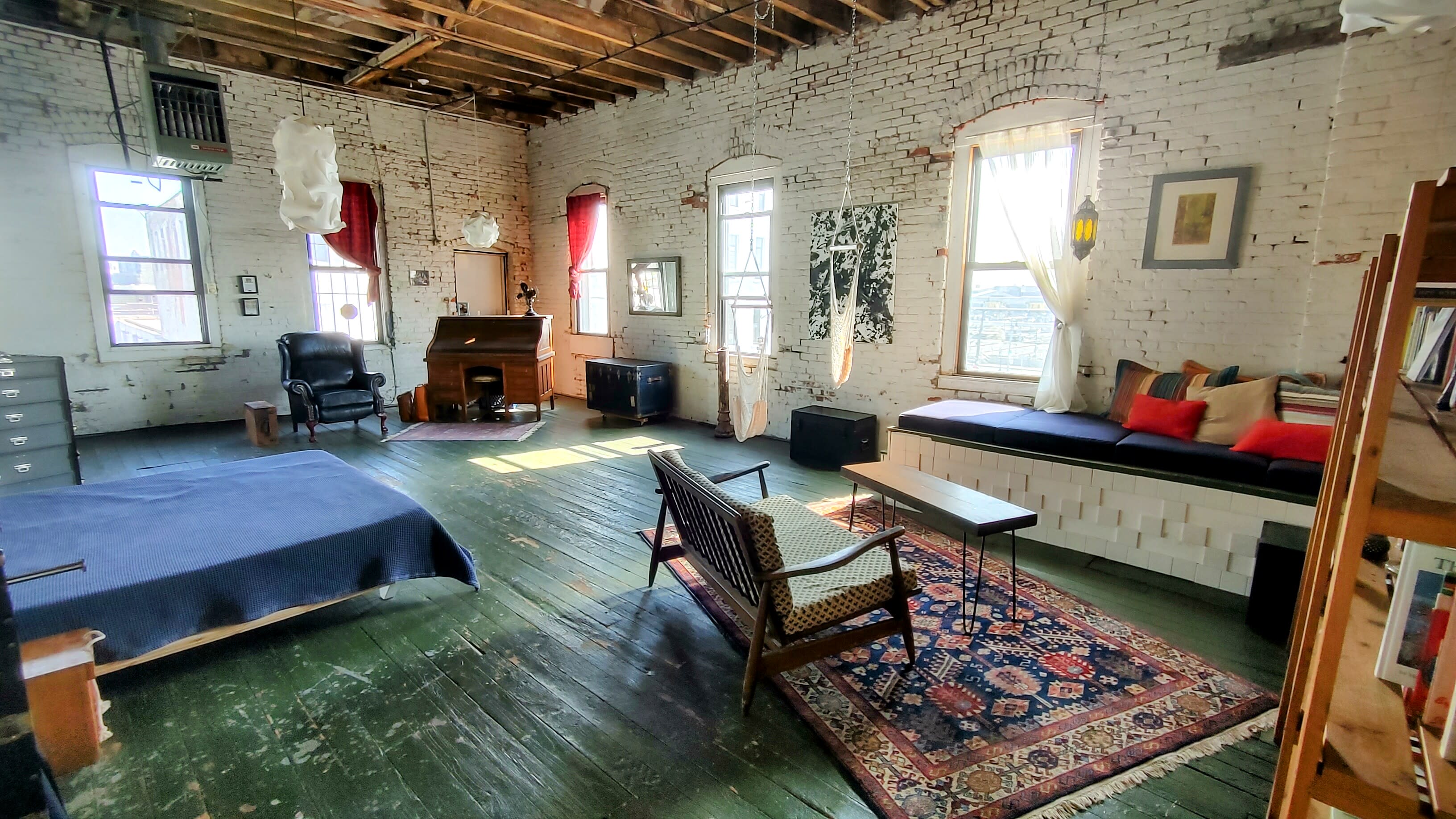 Location, Artist Loft 113