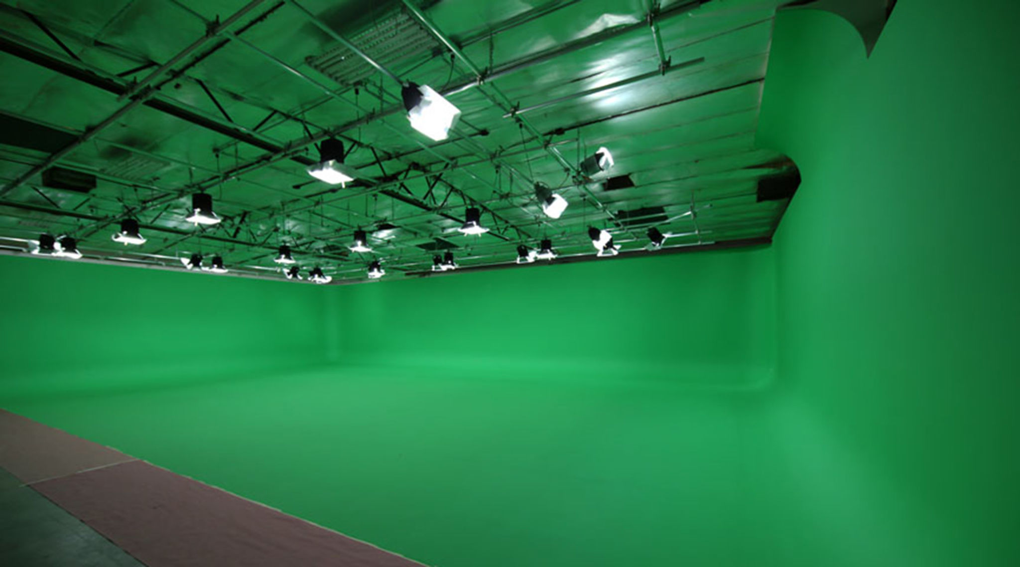 7 Helpful Green Screen Tips to Ace Your Next Shoot - Peerspace