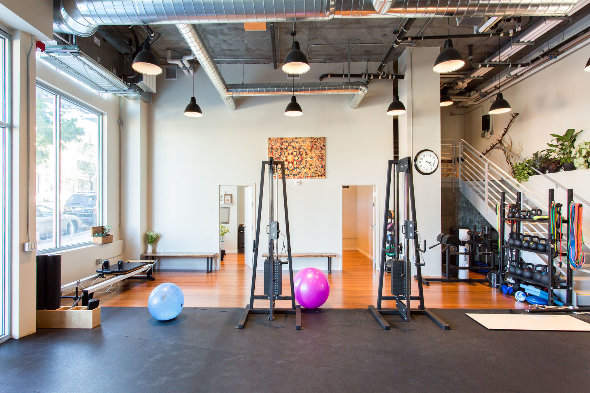 FITCHARM - PREMIUM FITNESS & BREAKFAST STUDIO - Fitness Center in