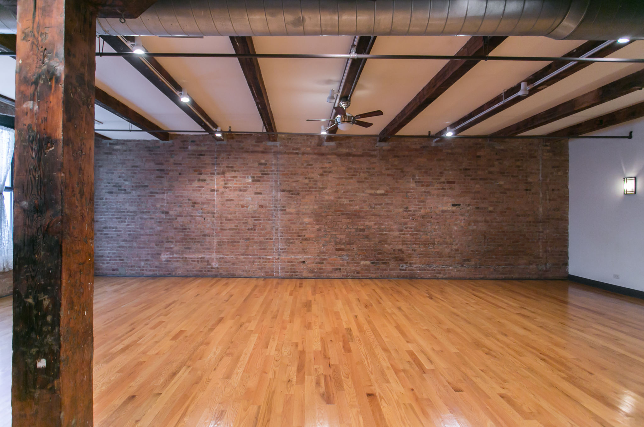 Lofted Yoga Studio - Brick + Board