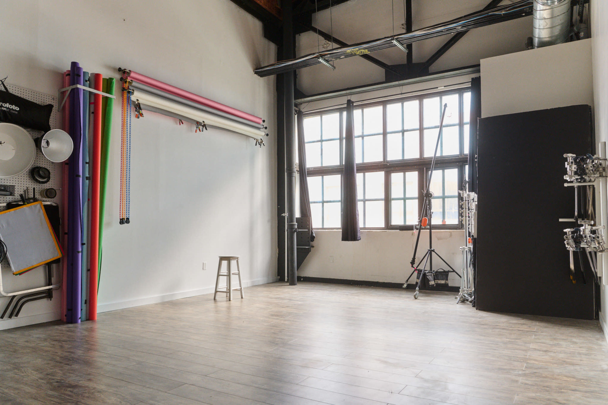 Greenpoint Brooklyn - Spacious High Ceiling Natural Light Studio w/ Tons of  Pro Equipment Included 