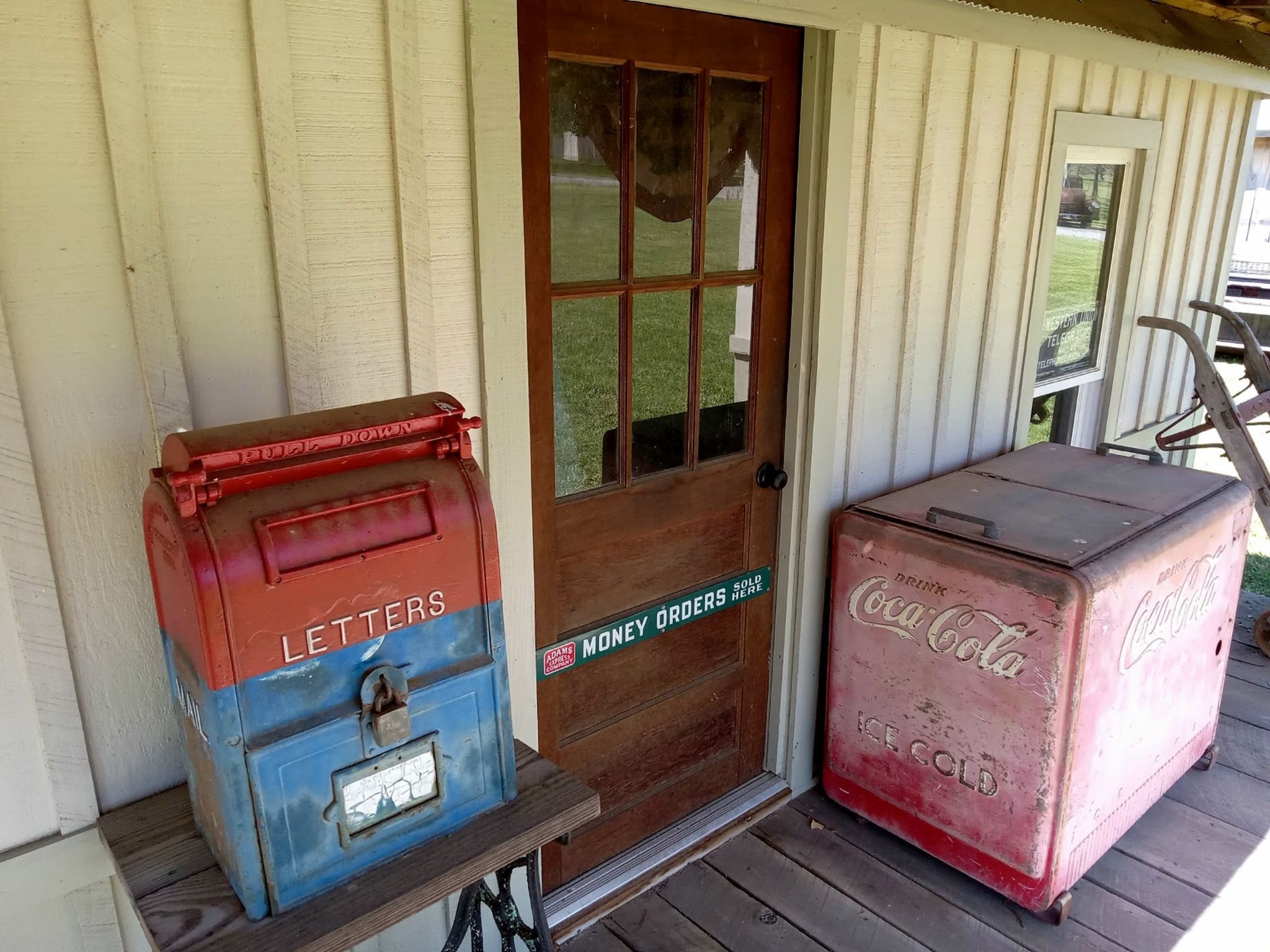 Vintage Gas Station, General Store and Garage Facades, Springfield