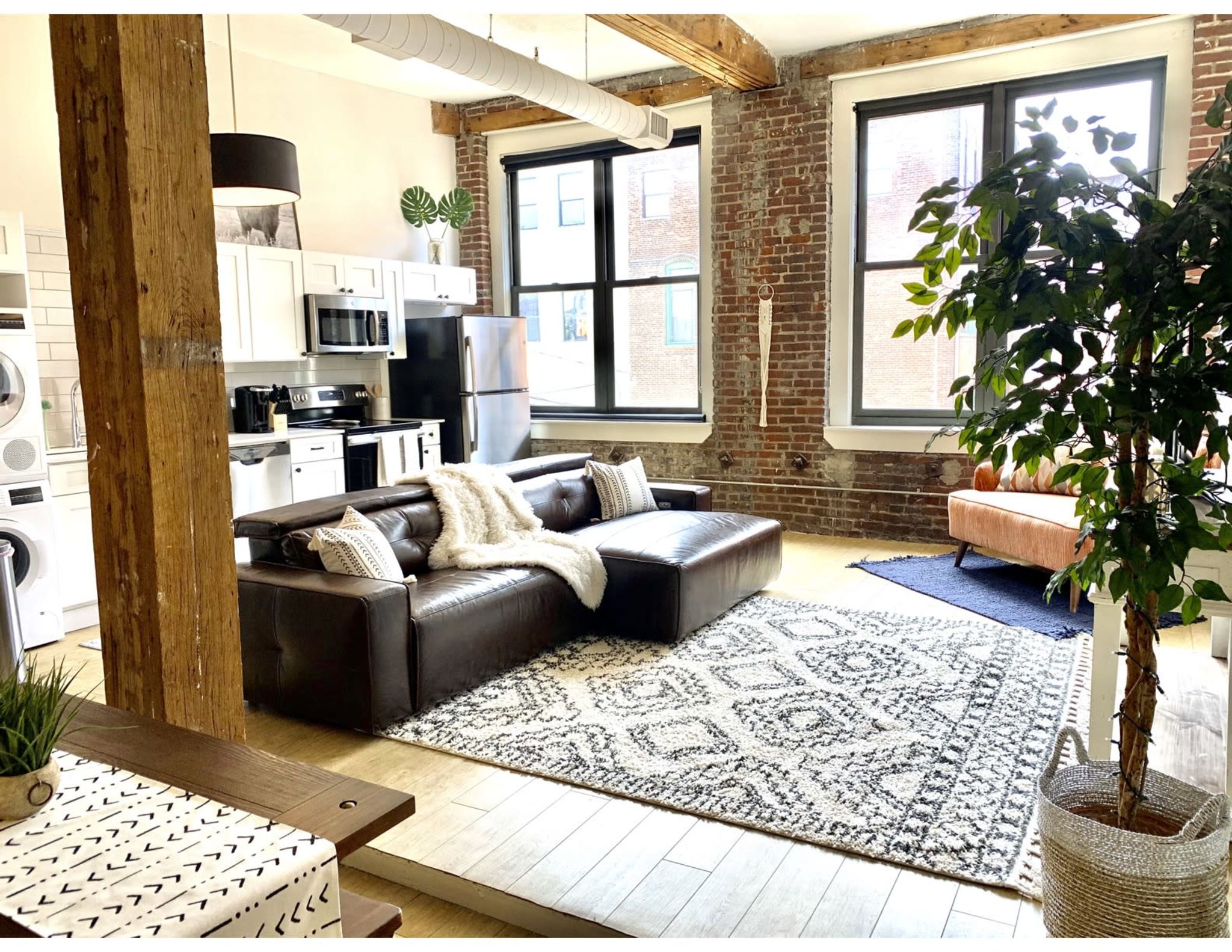 Kloster mosaik en gang Boho Style Loft in the Rivermarket, Kansas City, MO | Off-Site | Peerspace