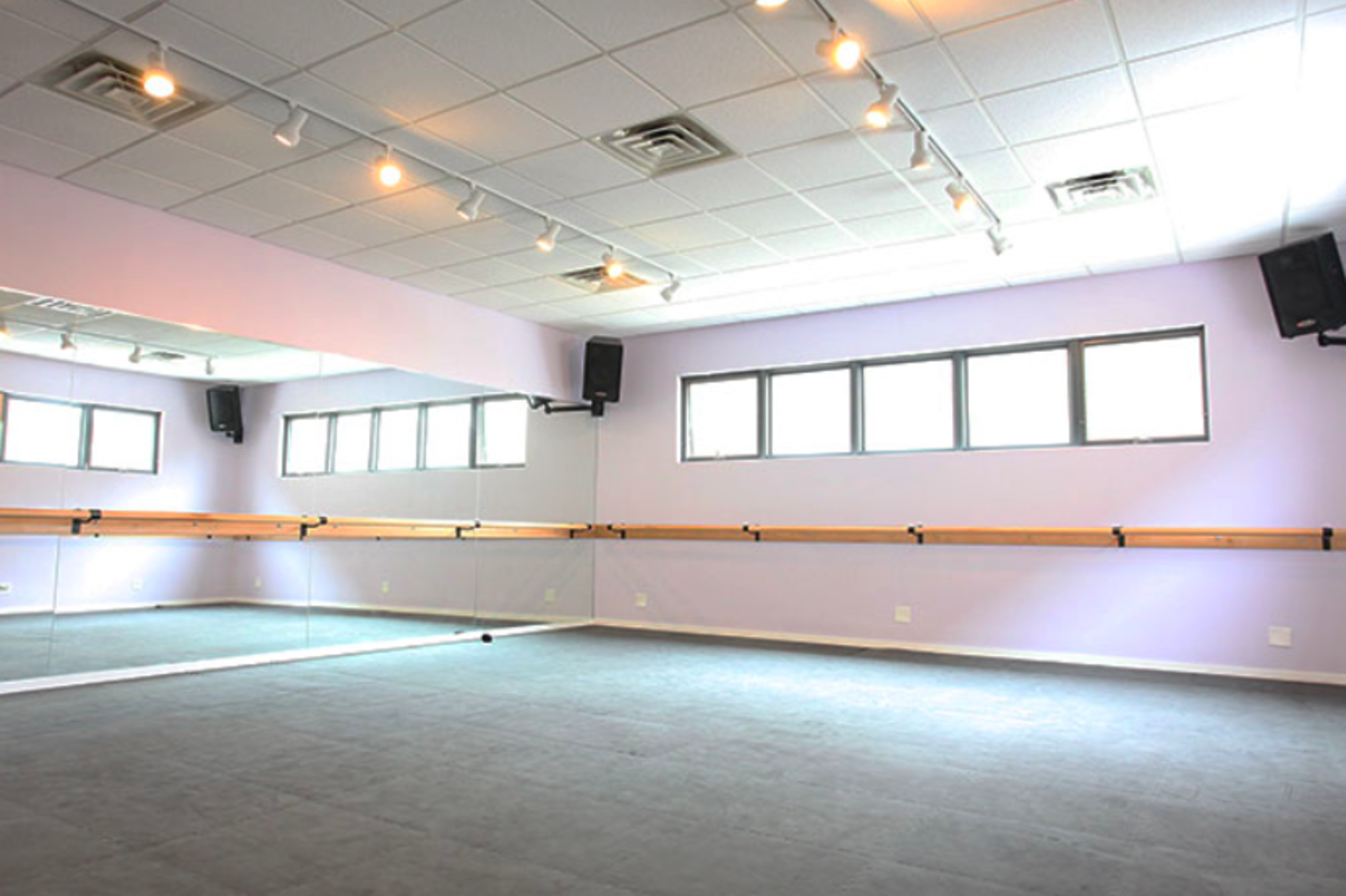 Charming Yoga & Modern Dance Studio In Historic Old-Town Lincoln Park |  Studio North, Chicago, IL | Event | Peerspace