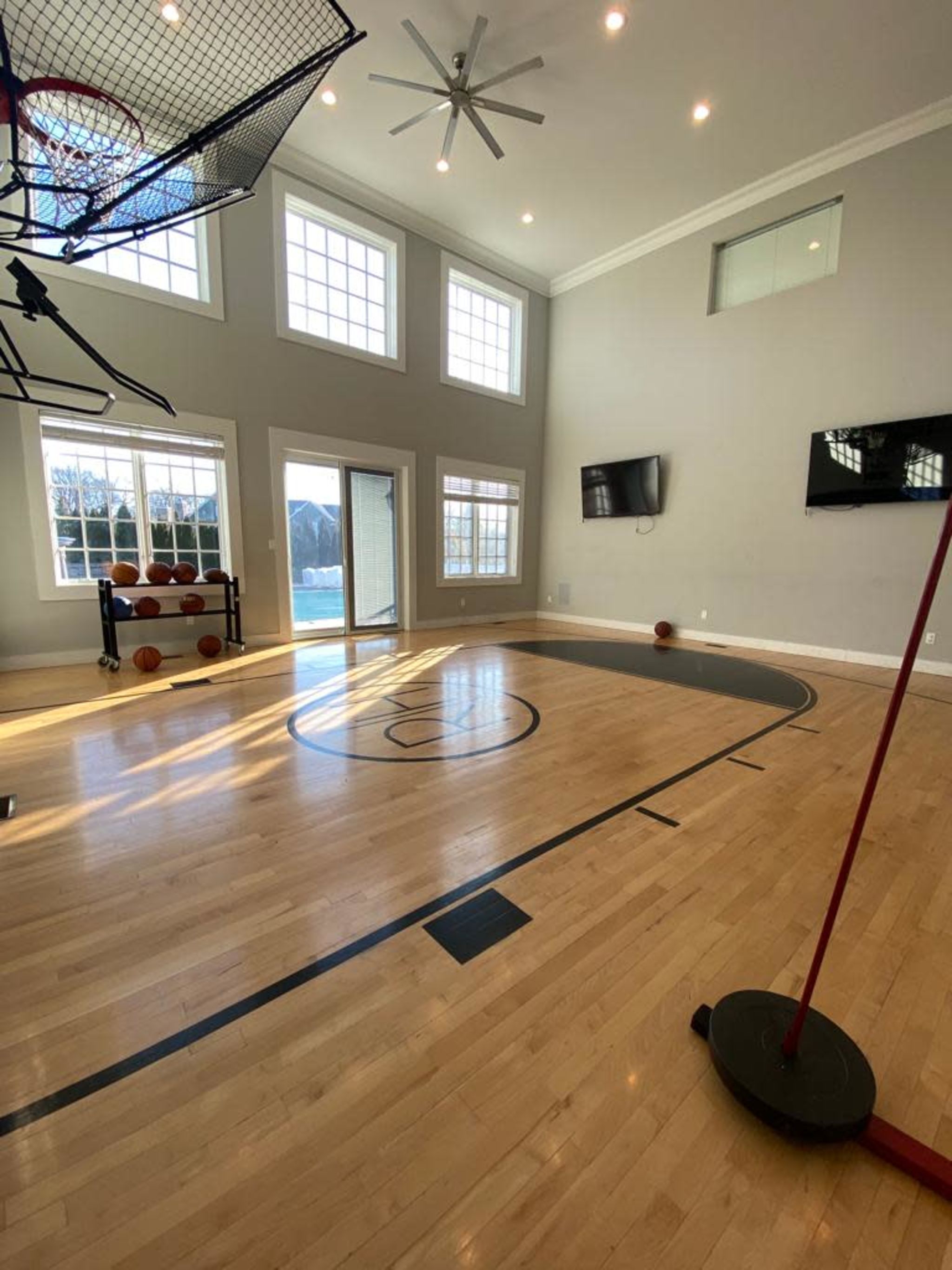 The Big Splurge: Indoor Basketball Courts For True Hoops 40% OFF