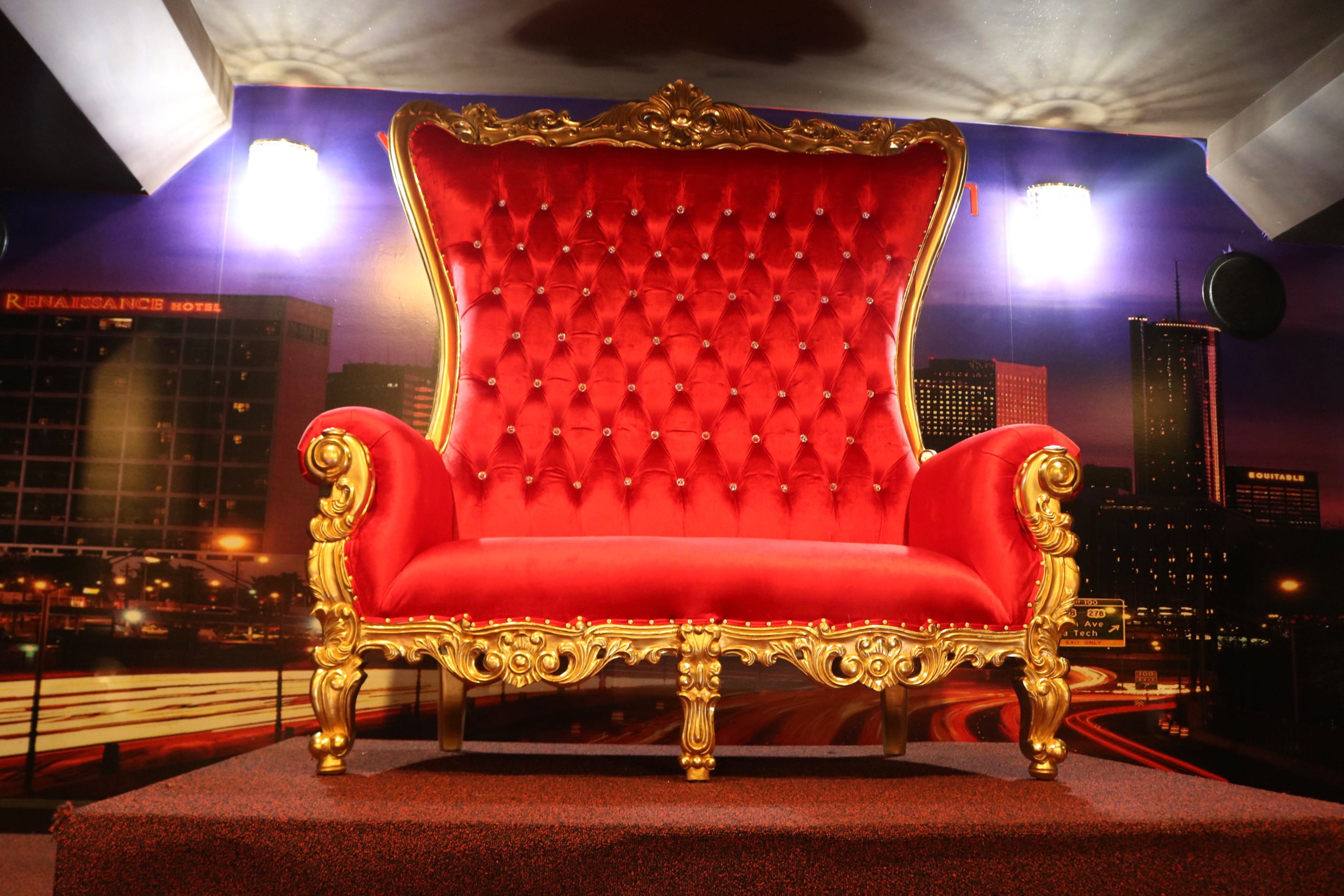 Reign of Thrones~12 Royal King/Queen Throne Chairs