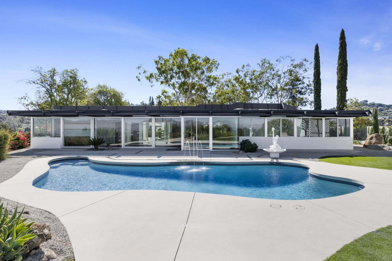 The Lord House by Richard Neutra Restored Midcentury House with The Lord House by Richard Neutra Restored Midcentury House with