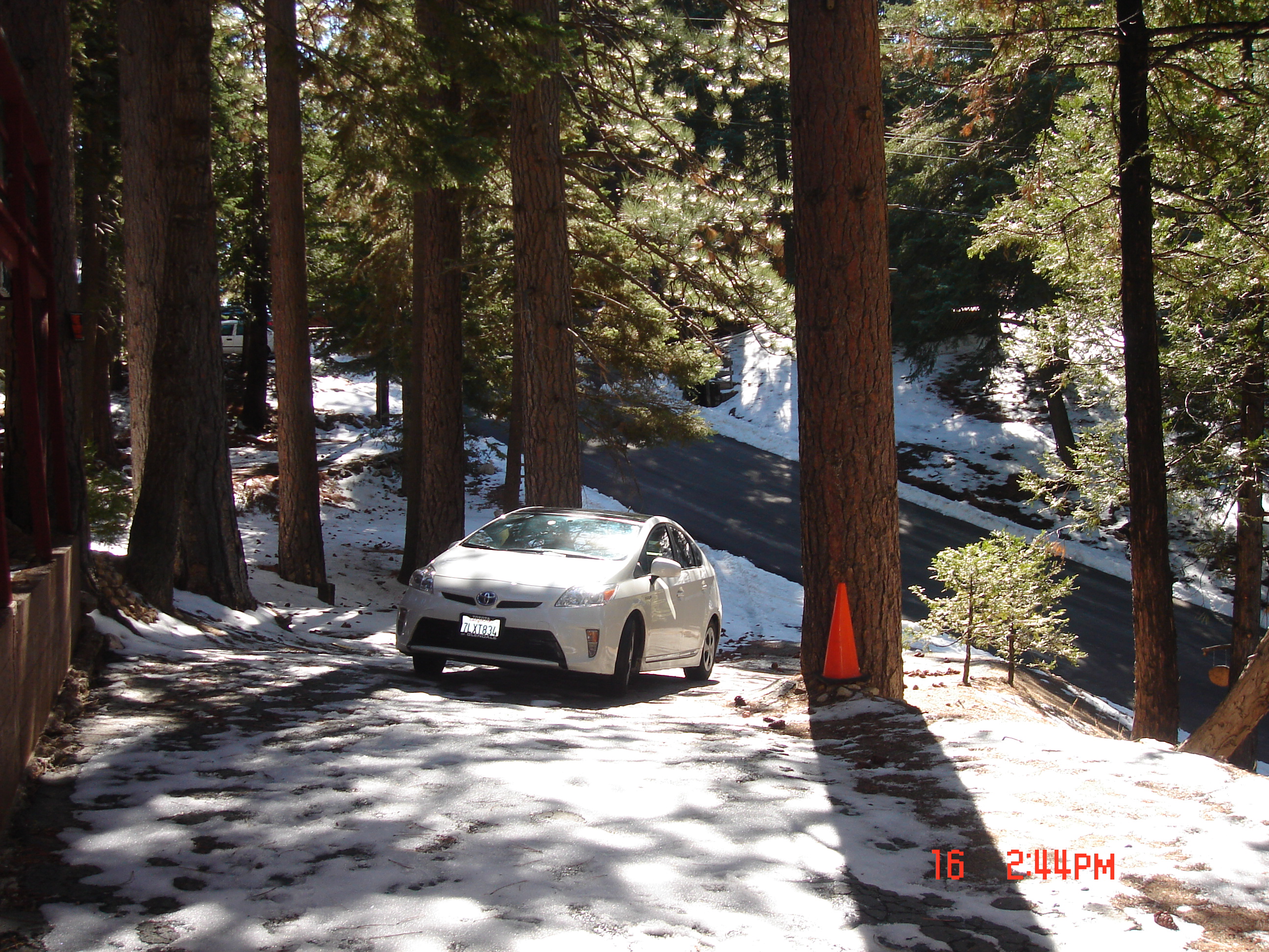 Lake Arrowhead Cabin See Snow In Southern California Running