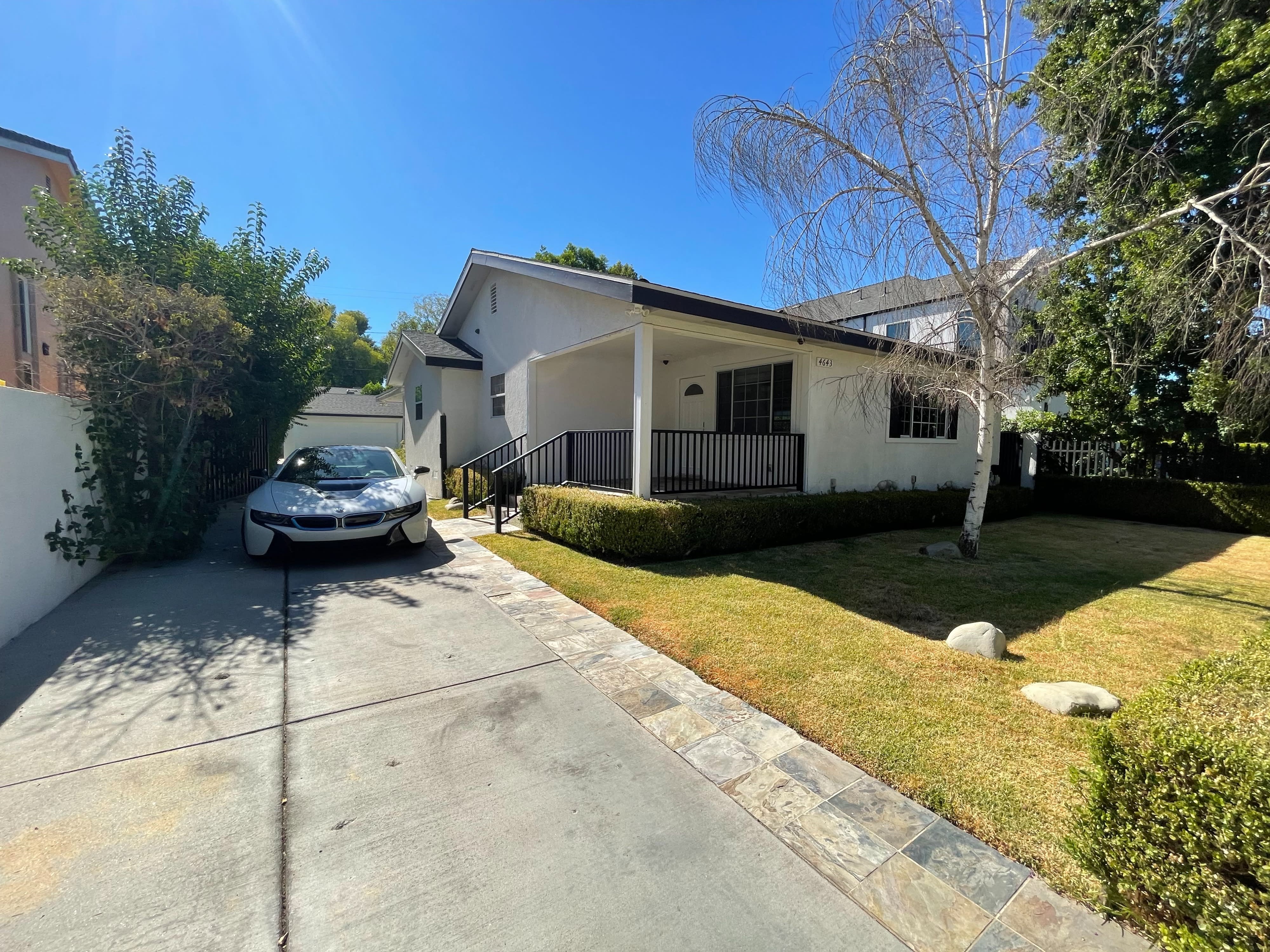 Charming Bright Traditional Home in Sherman Oaks, Sherman Oaks – Updated  2024 Prices