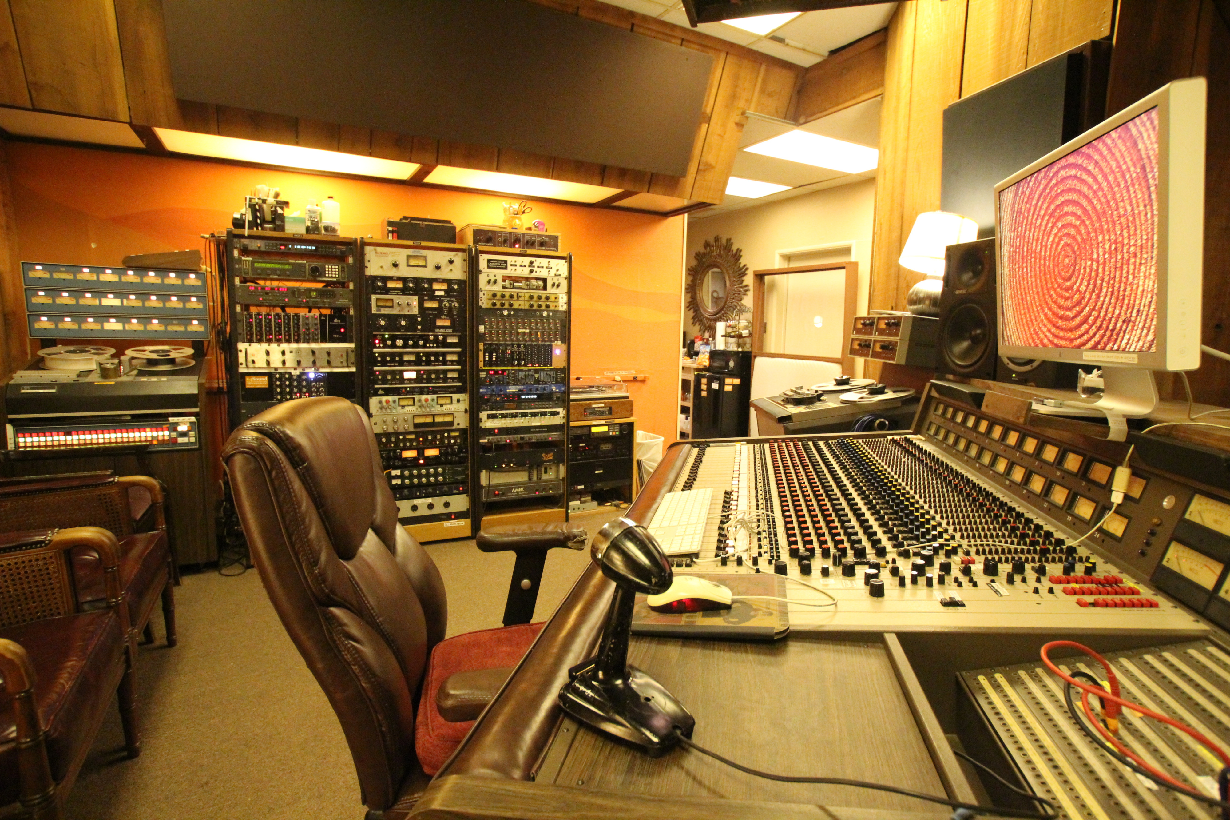 Classic LA Recording Studio - Beautiful, customizable, and a great