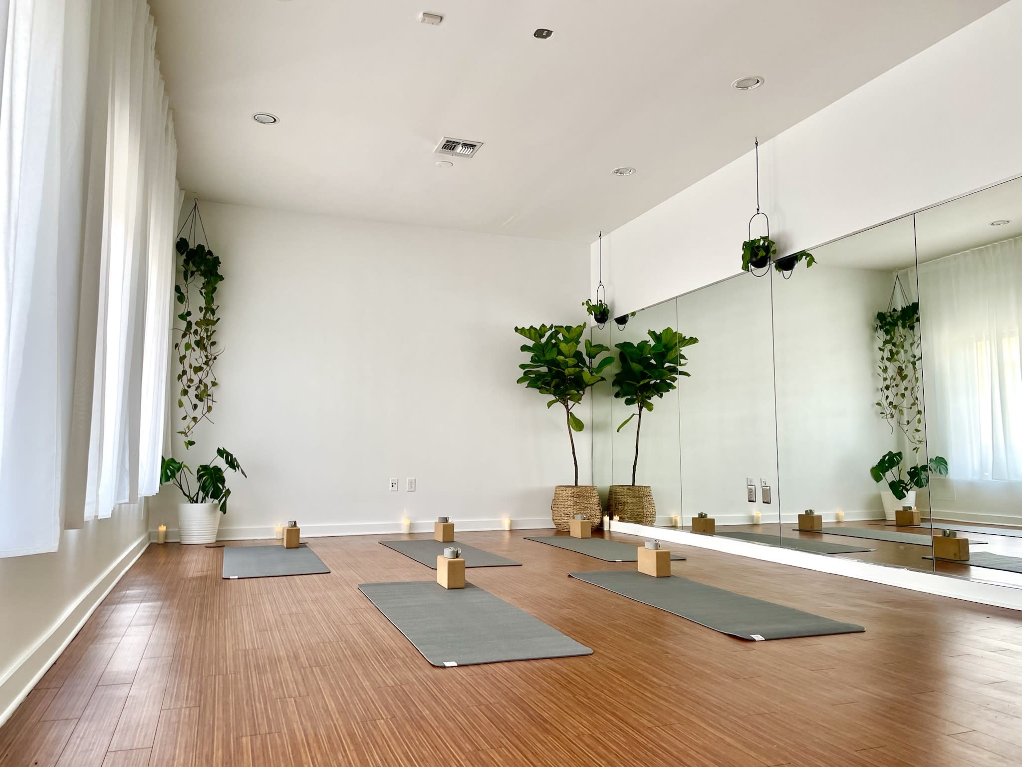 How Much Does it Cost to Rent a Yoga Studio? - Peerspace