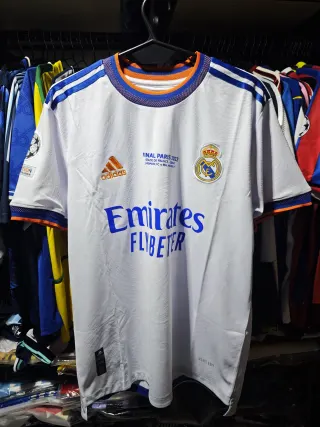 Real Madrid Titular 2021/22 - Benzema #9