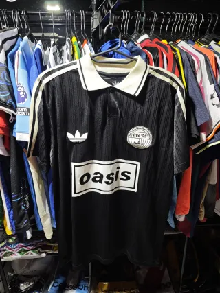 Oasis Negra y Blanca