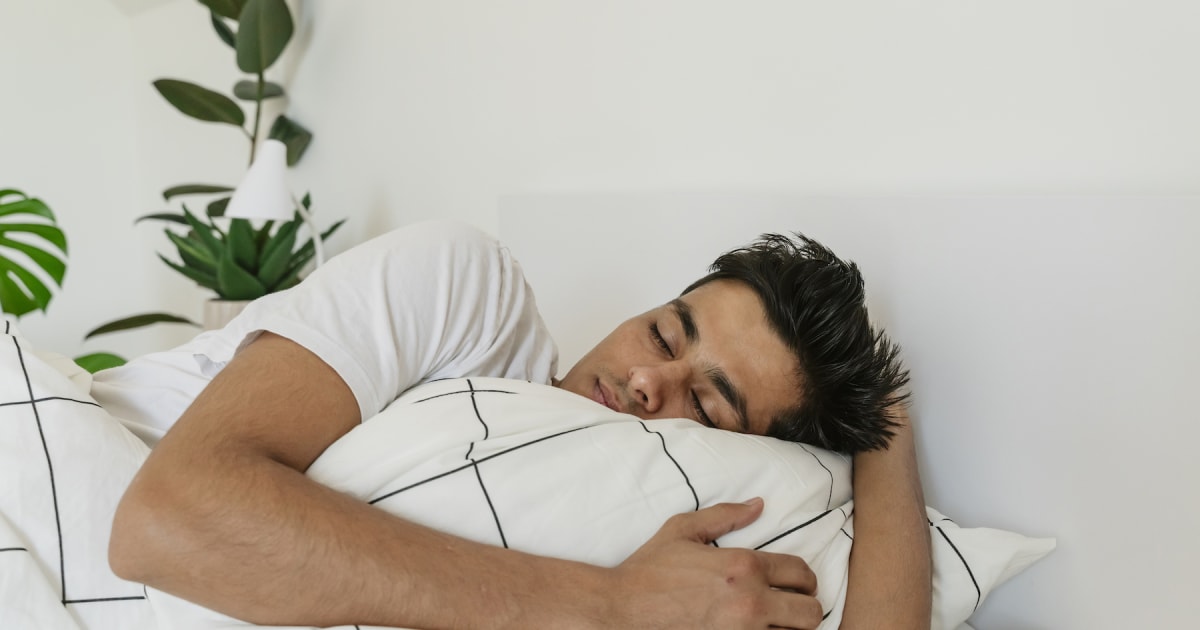 Is Sleeping In Healthy or Harmful? Experts Explain