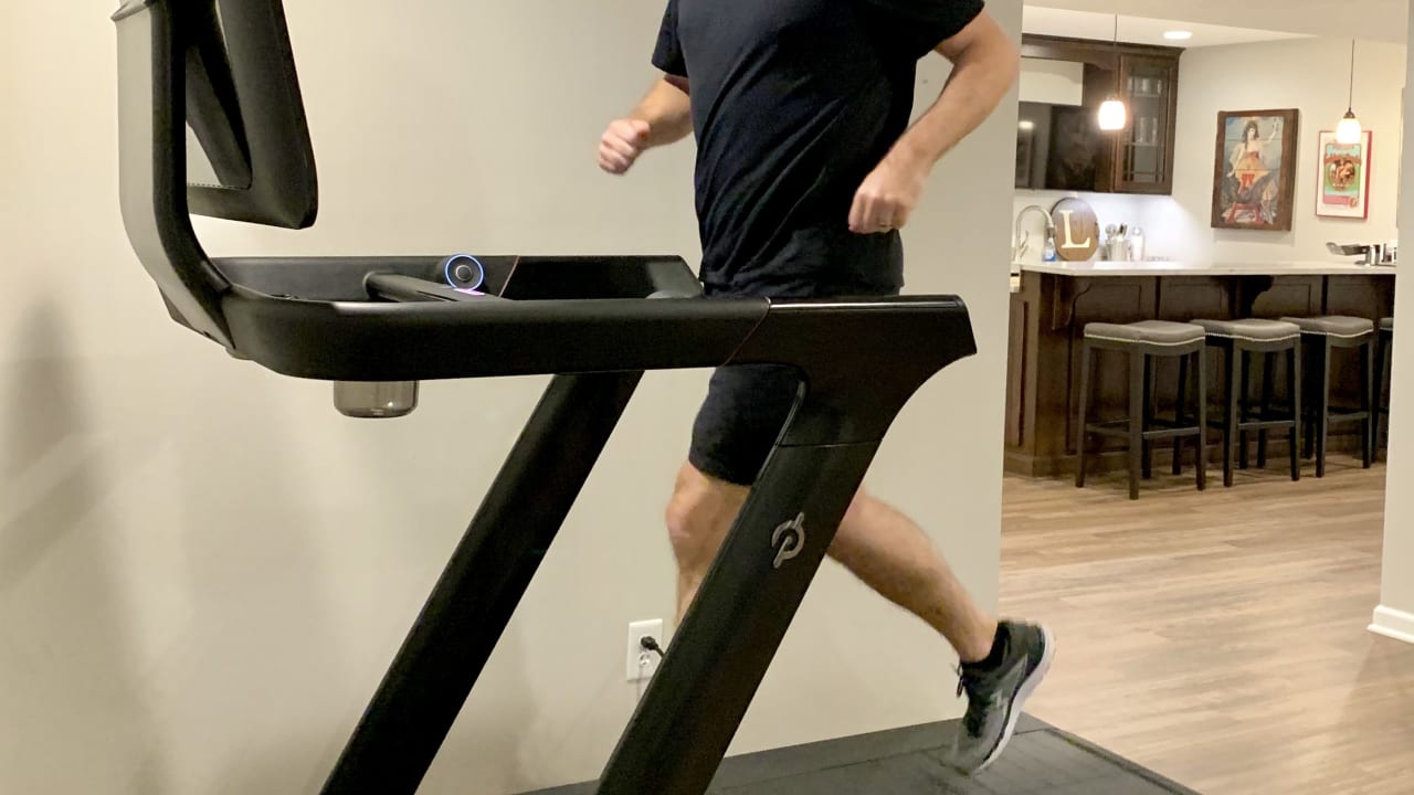 Peloton vs Studio Fitness