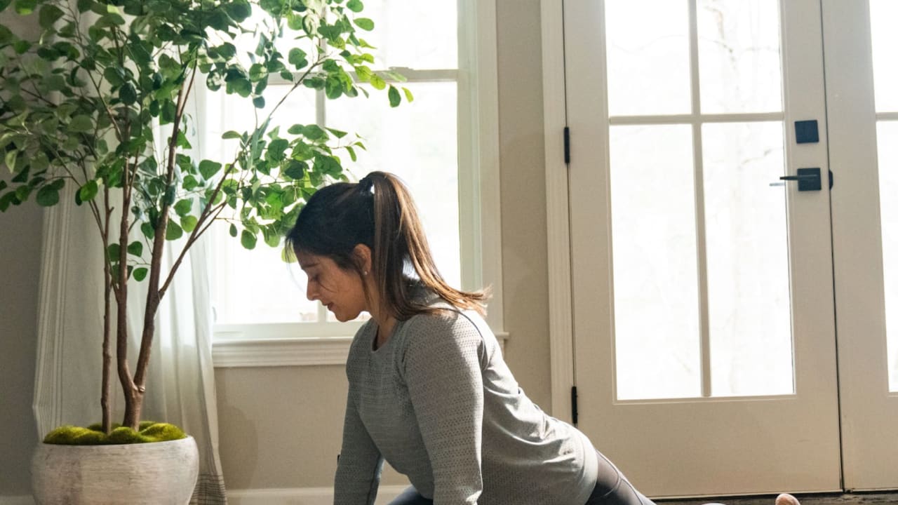 What Should You Wear to Yoga? A Complete Guide for Beginners.