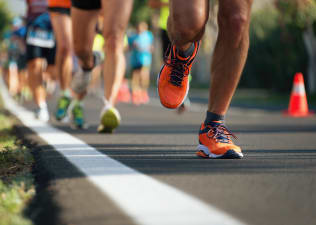 Runners on a paved road, pronation vs. supination