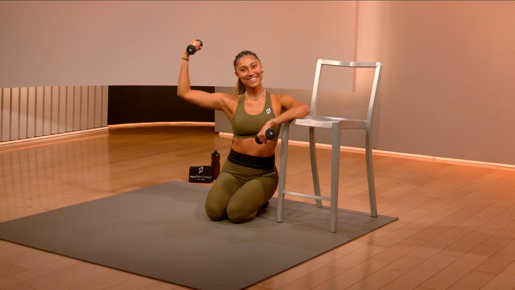 10 min House Barre: Upper Body