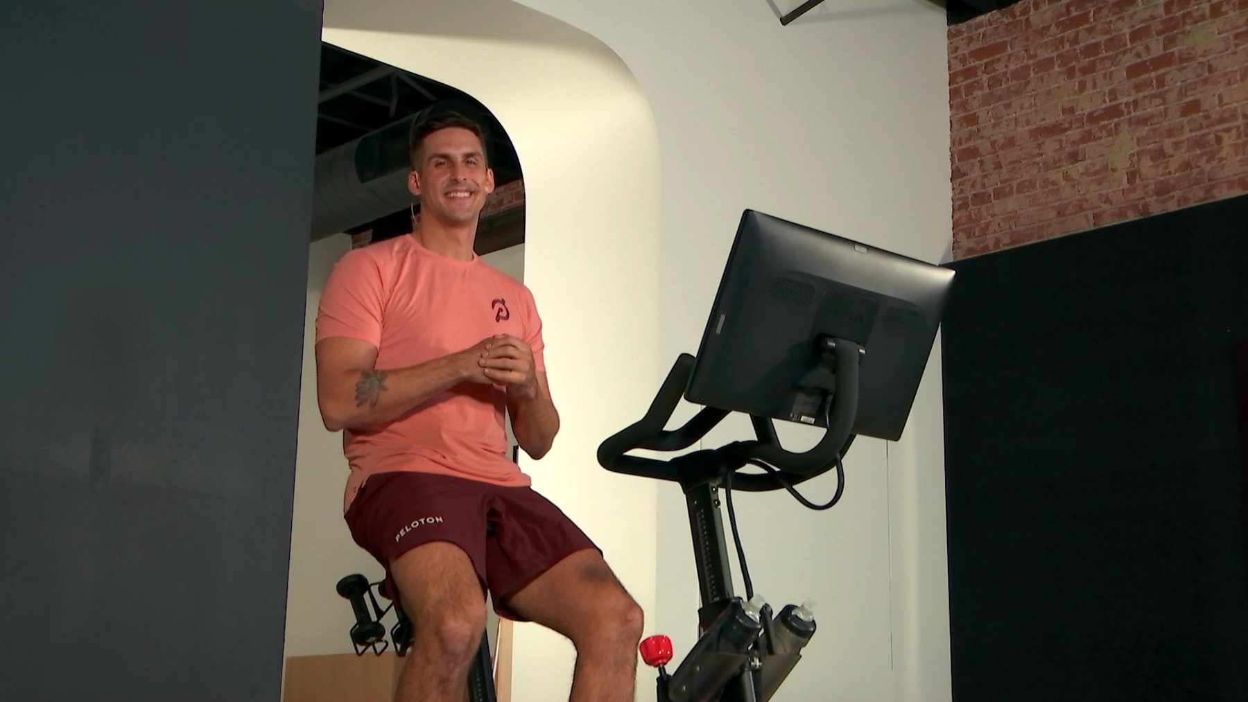 Peloton live cycling deals