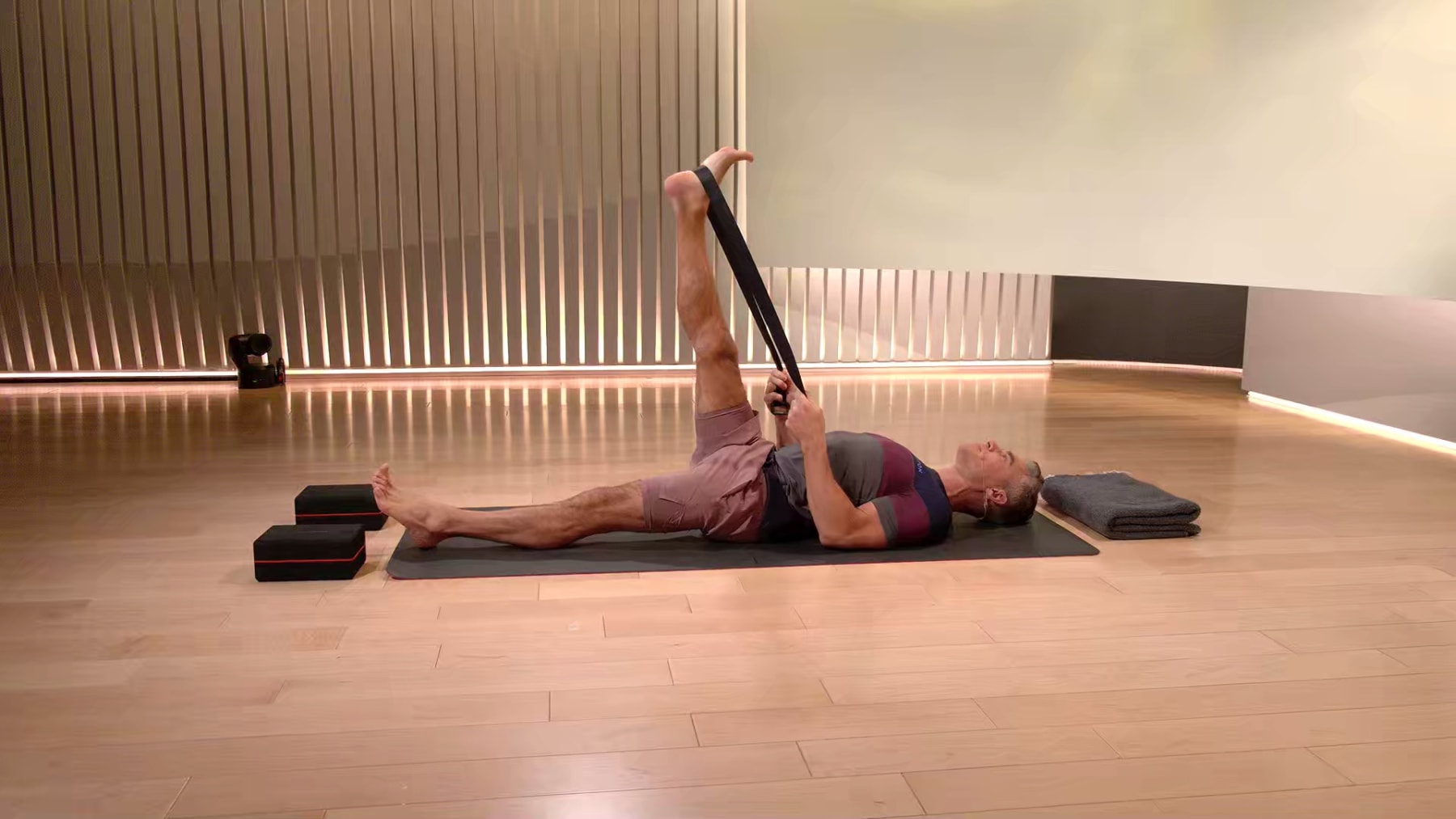 15 min Focus Flow: Floor Poses