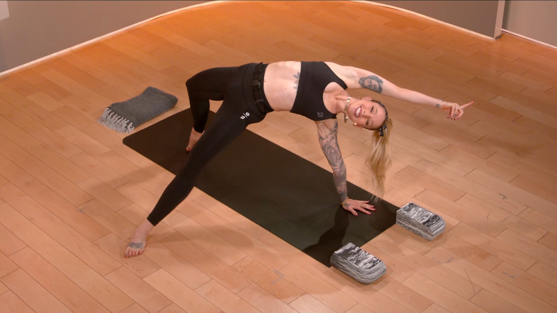 20 min Alternative Yoga Flow