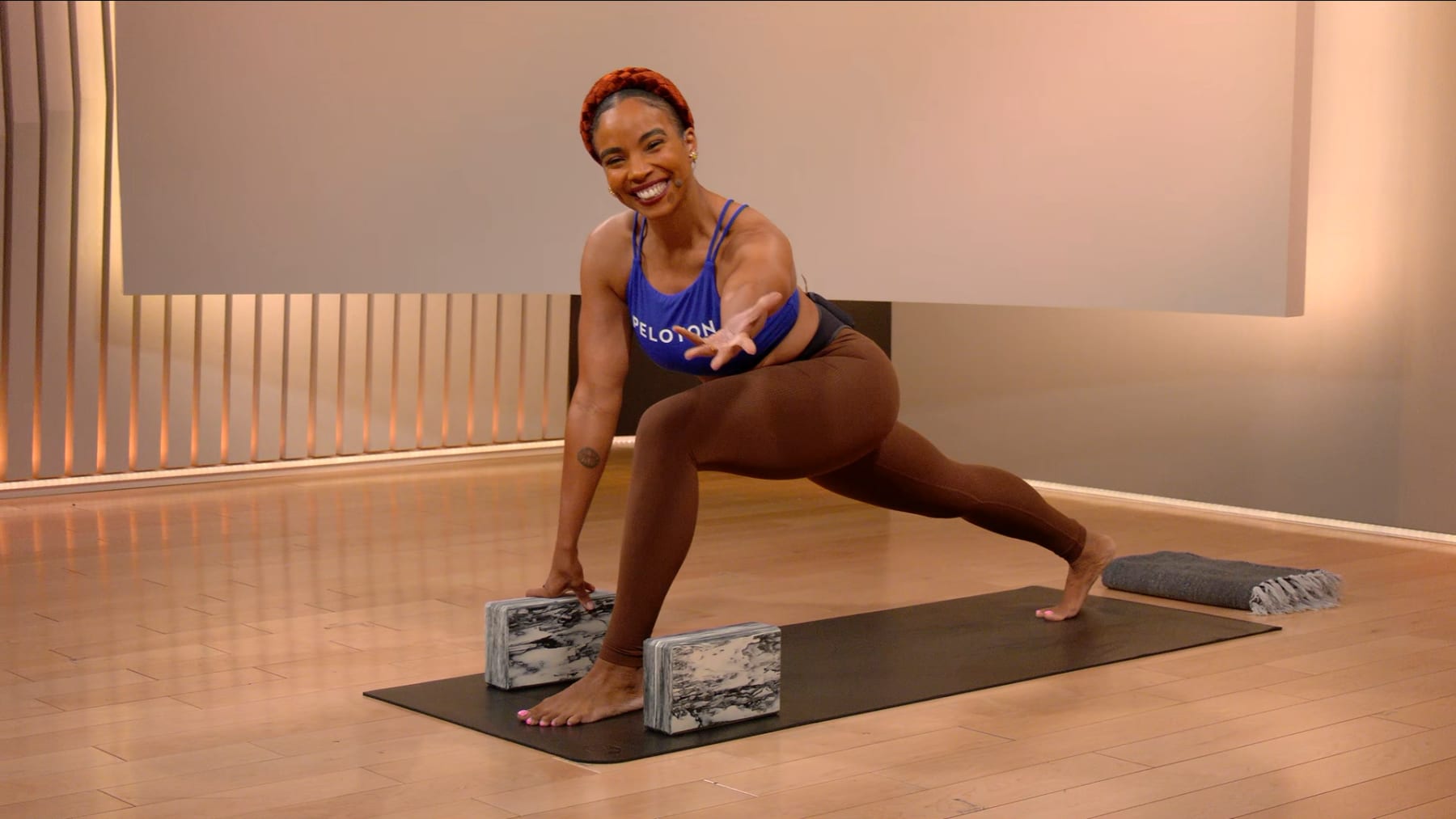 30 min House Yoga Flow