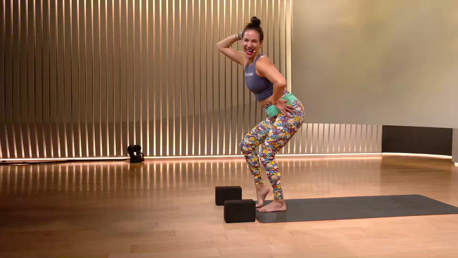 20 min 90s en Español Yoga Flow