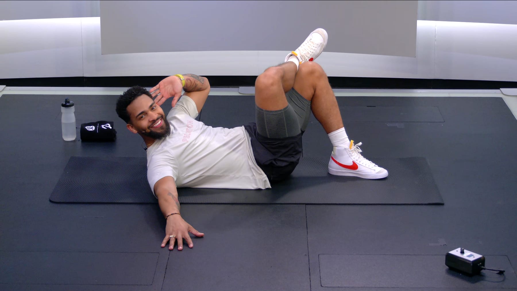 5 min Clásicos Latinos Core Strength
