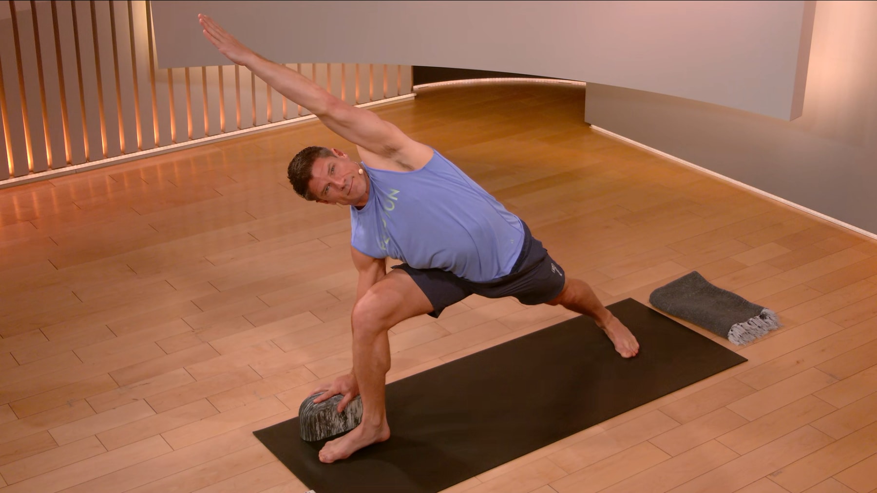20 min Lionel Richie Yoga Flow