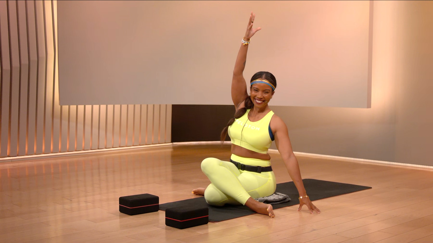 30 min Focus Flow: Hips