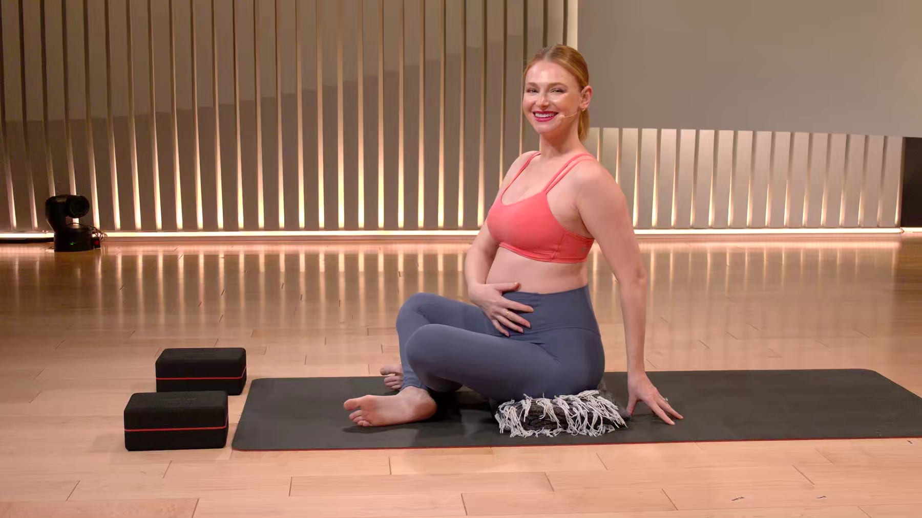 30 min Prenatal Focus Flow: Twists