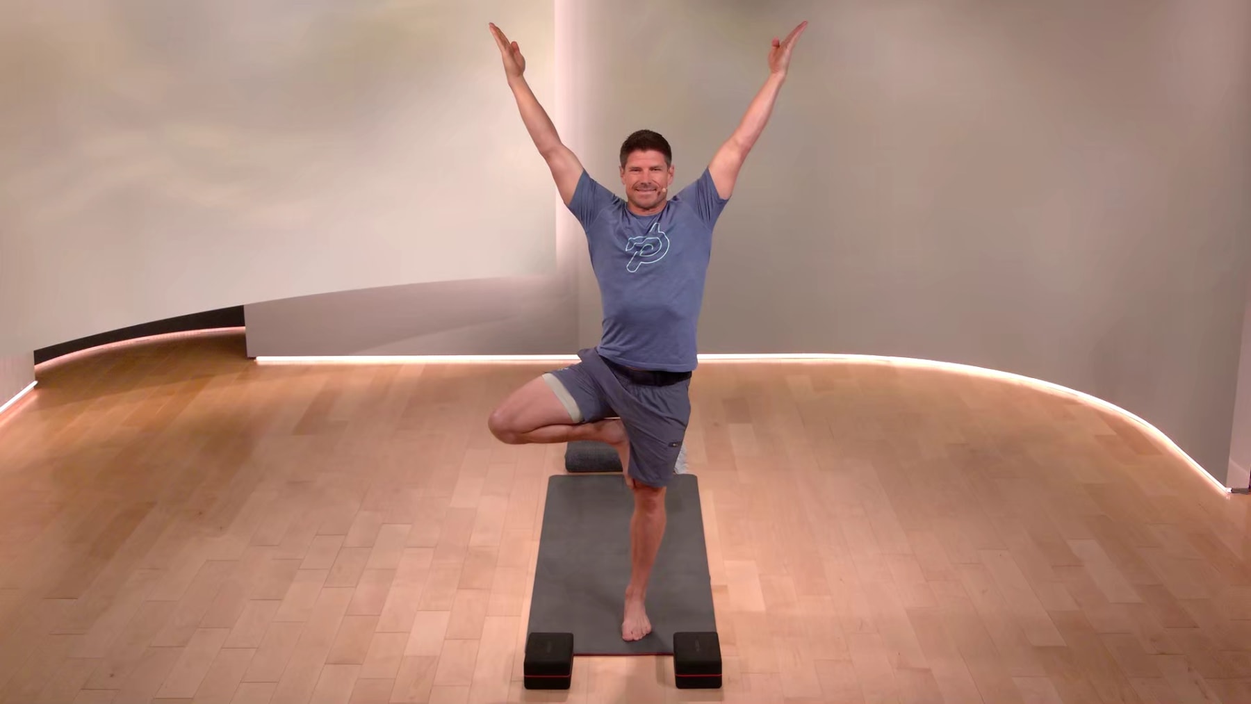 20 min LHM: Spanish Classical Yoga Flow