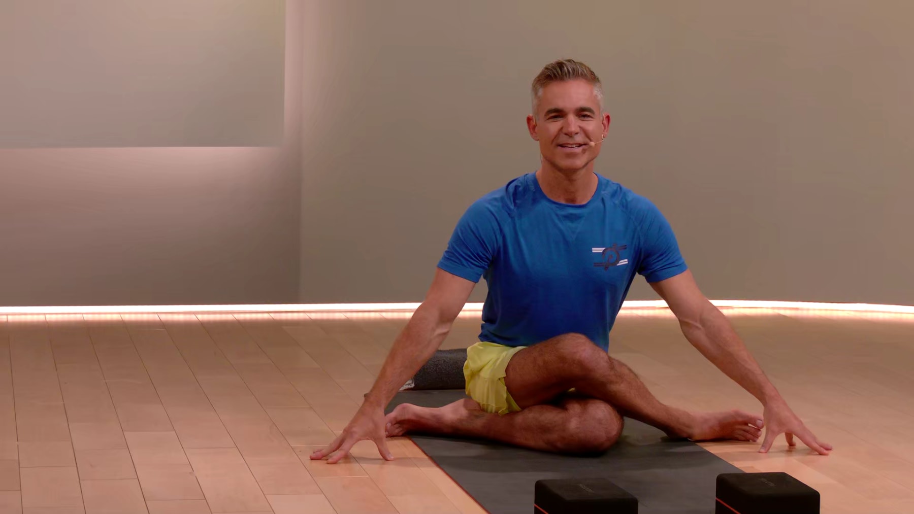 20 min Focus Flow: Floor Poses