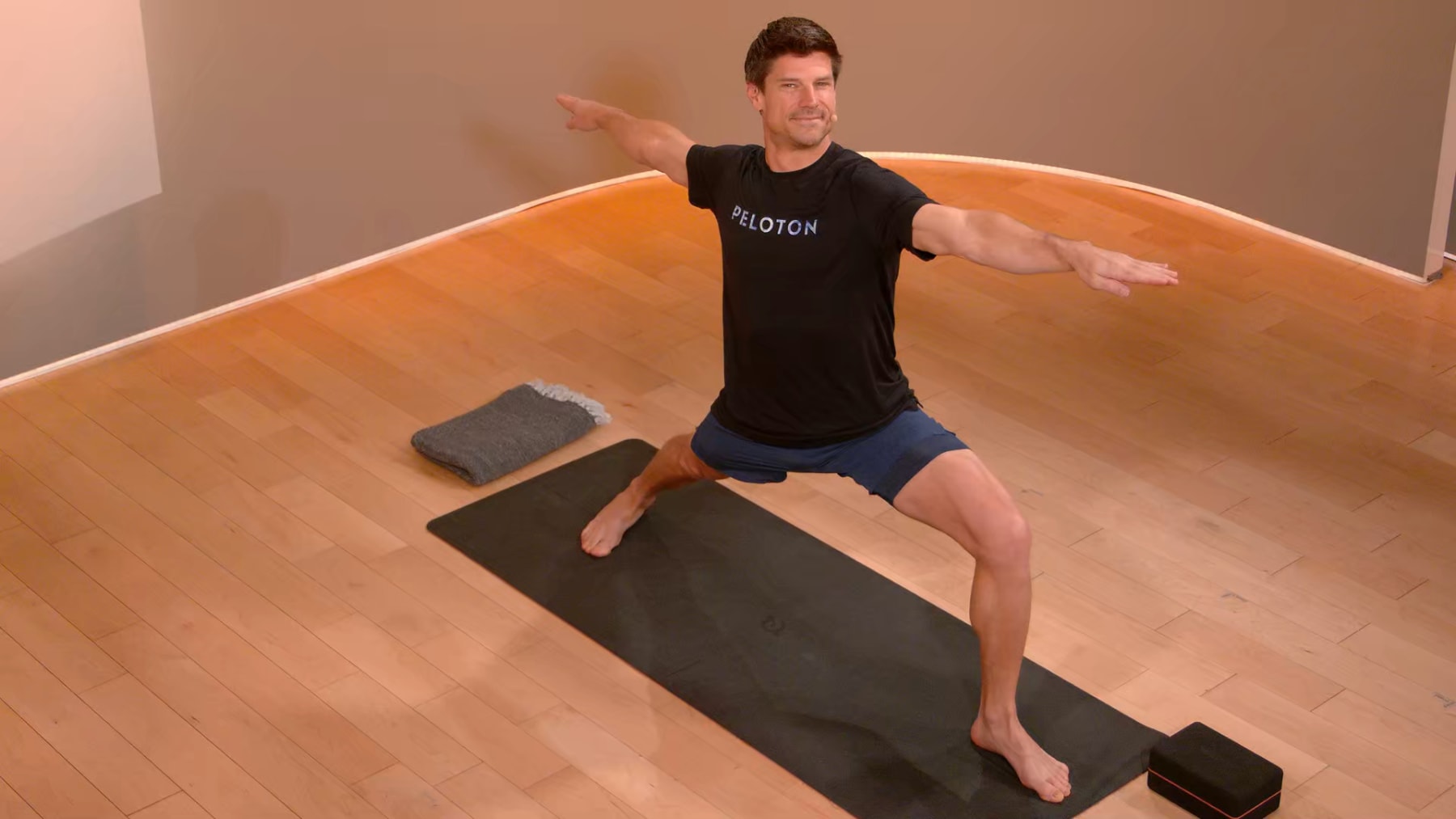 30 min Grounded Yoga Flow