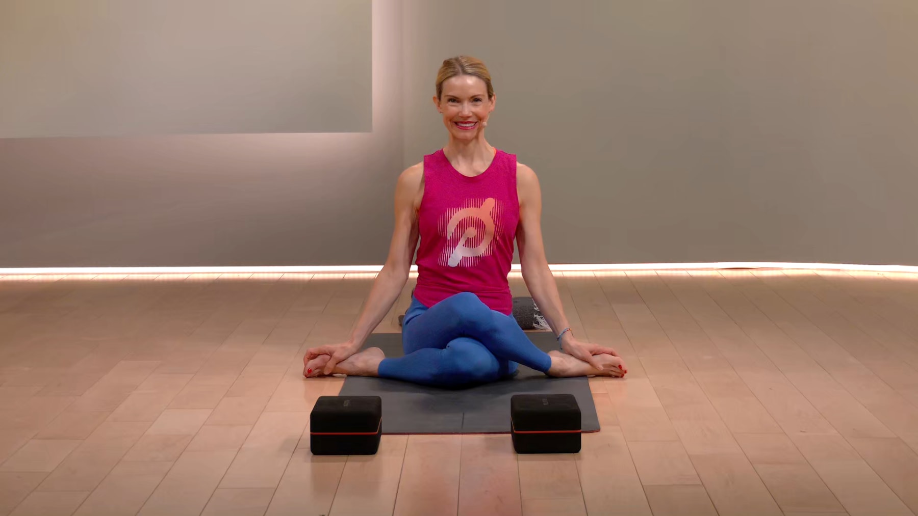 20 min Focus Flow: Hips