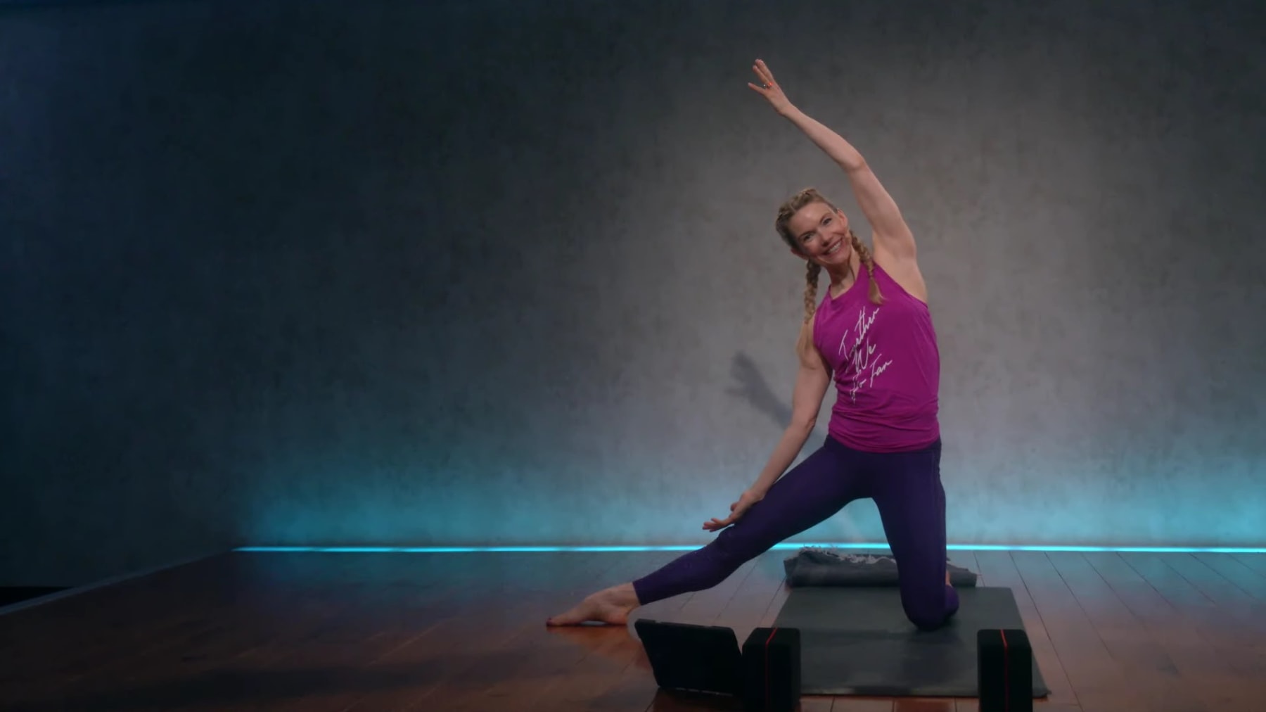 45 min Prenatal Yoga Flow