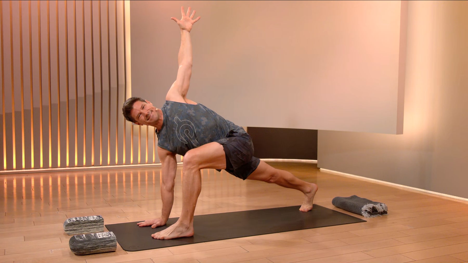 30 min 80s Yoga Flow