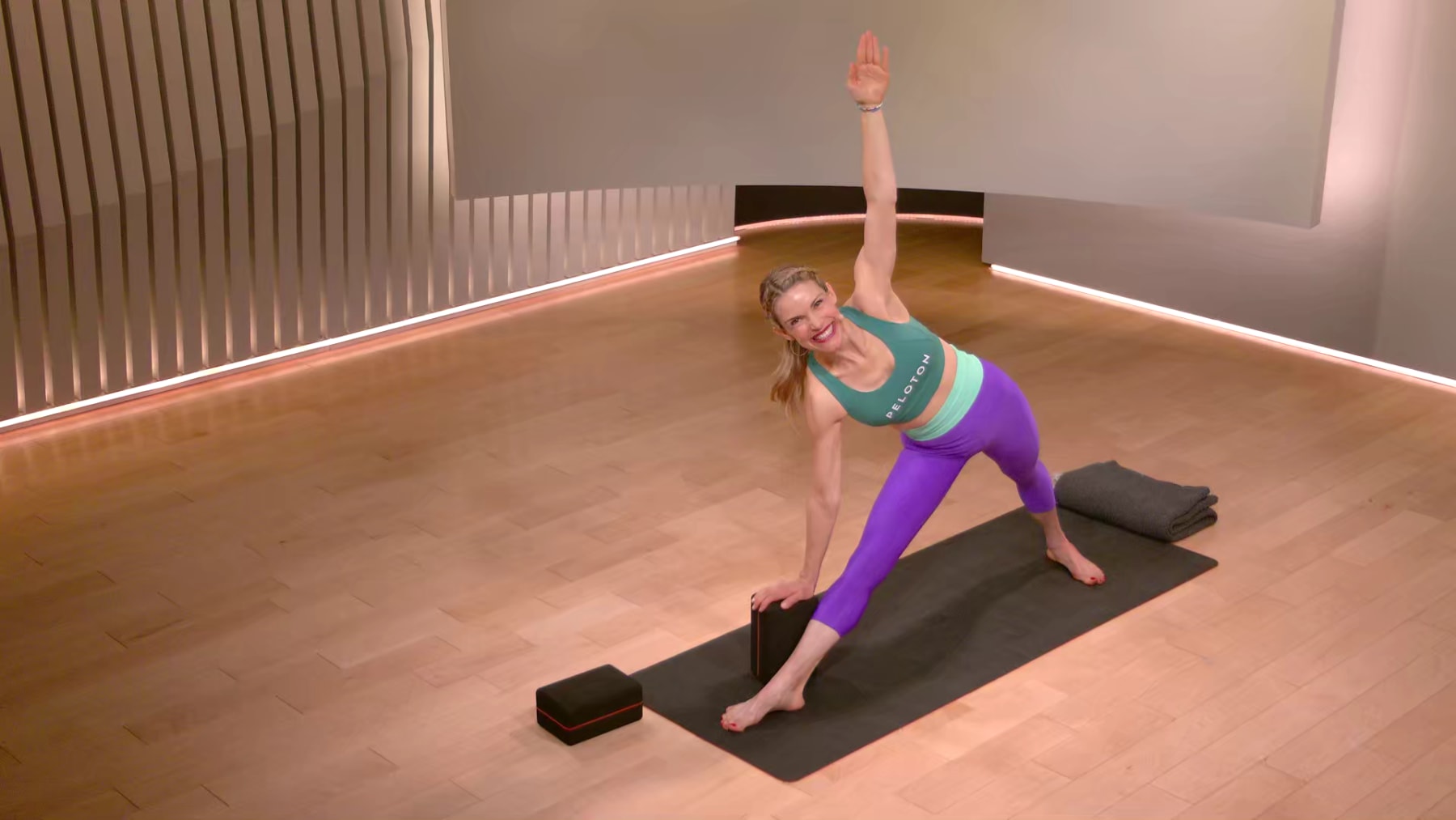 15 min Yoga Flow  Peloton Yoga Classes