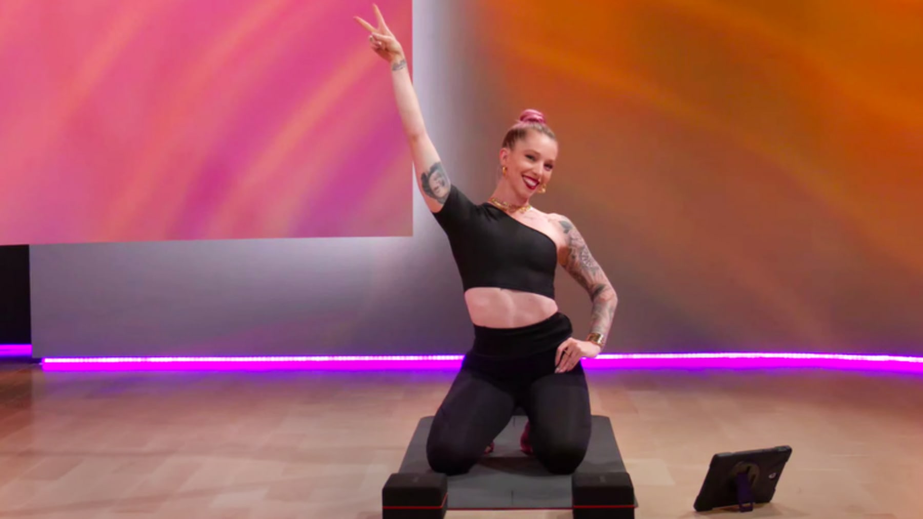 20 min AFO Yoga Flow: Jessie Ware