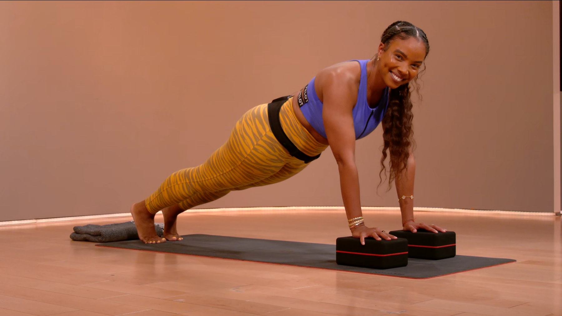 30 min 80s Pop Yoga Flow