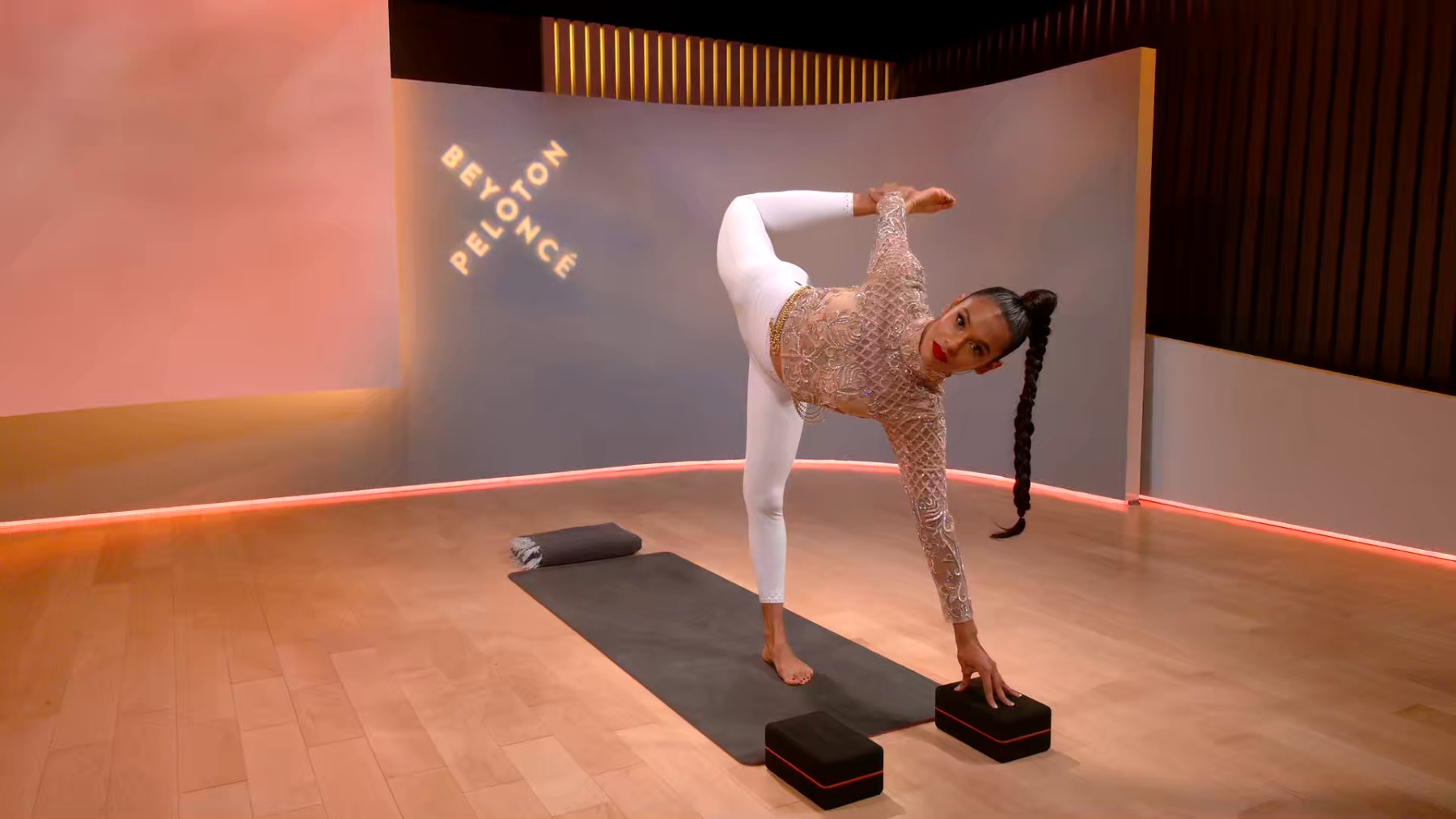 30 min Beyoncé Power Yoga