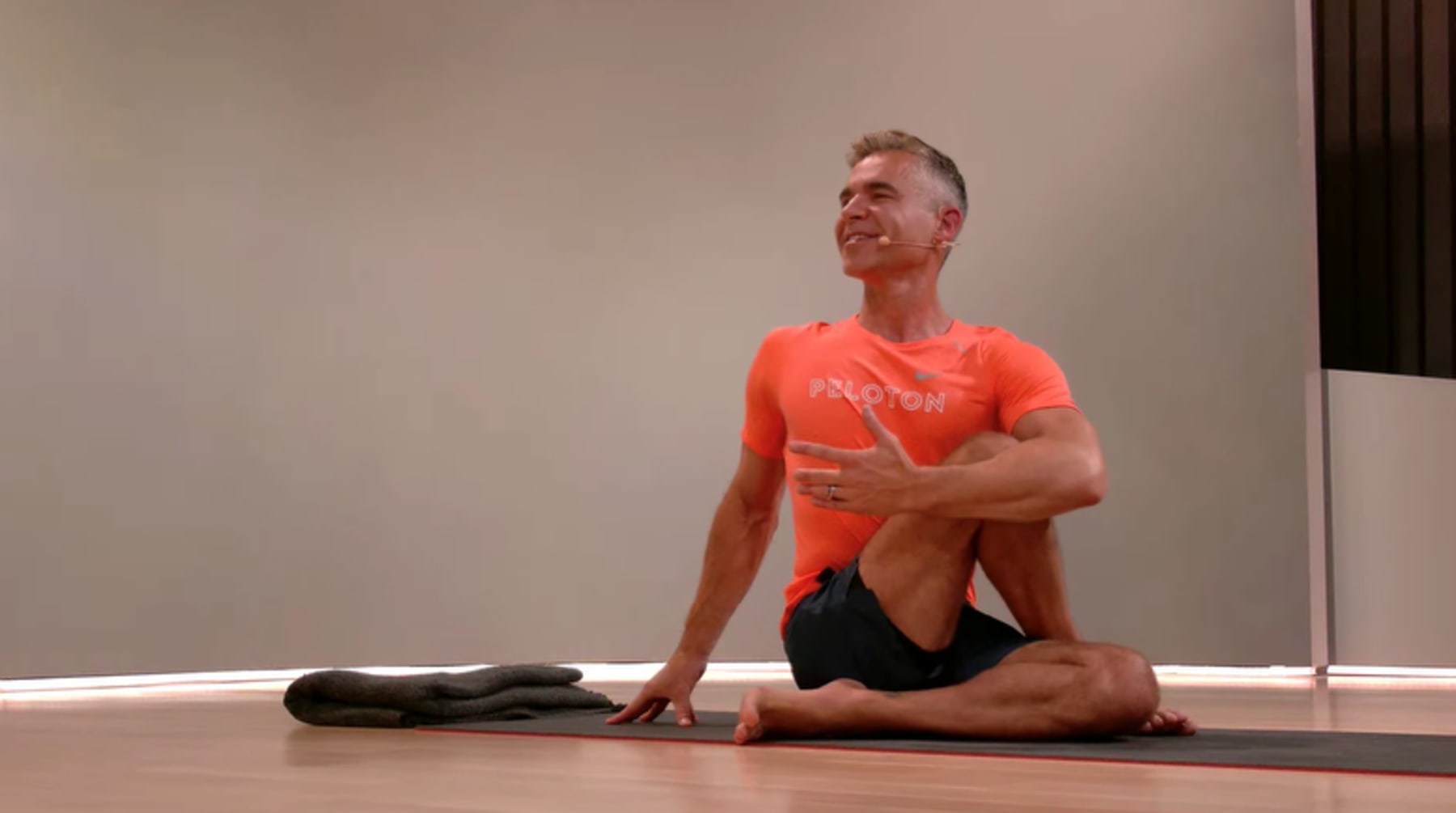 10 min Focus Flow: Floor Poses