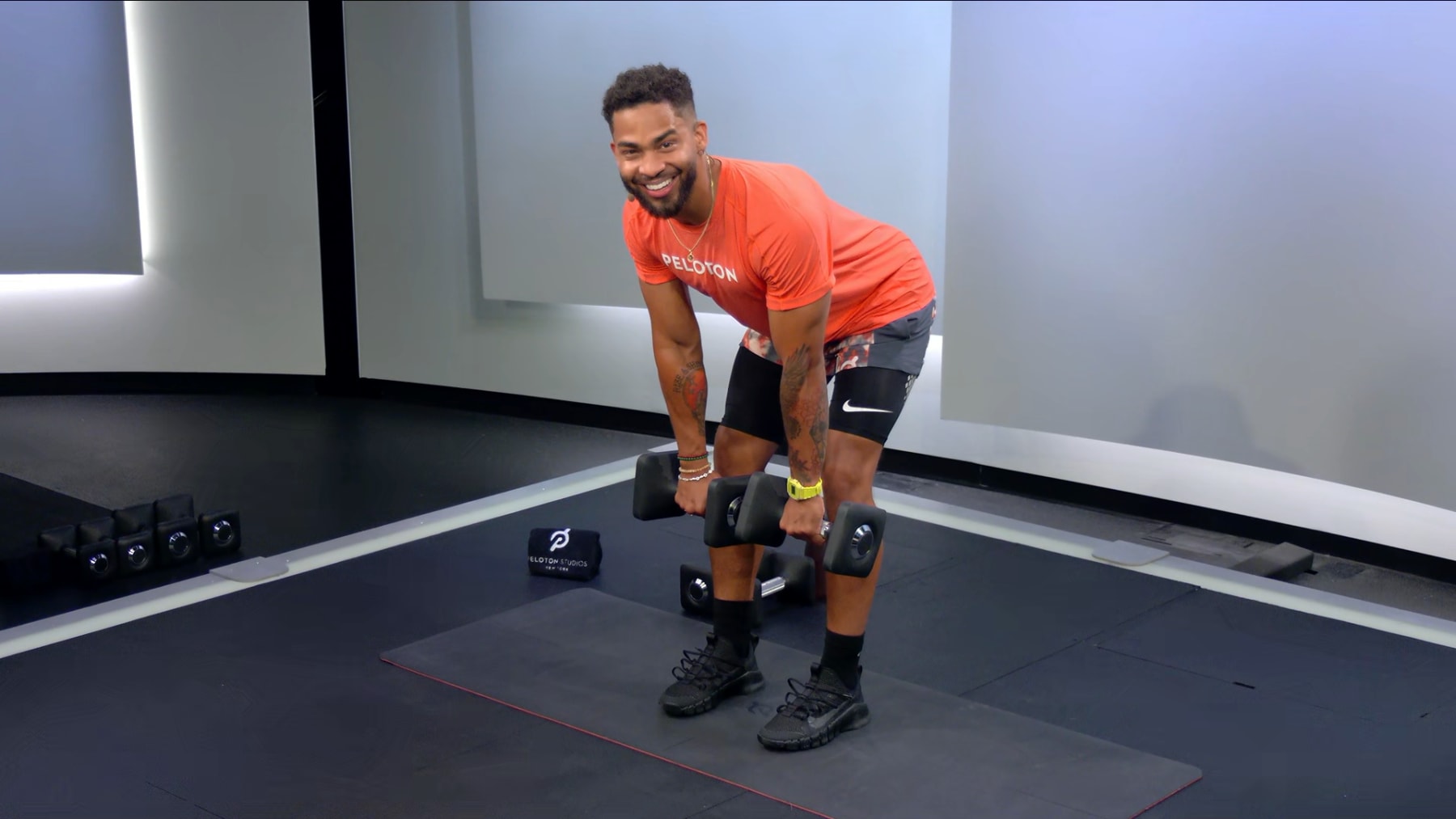 30 min 2000s en Español Glutes & Legs