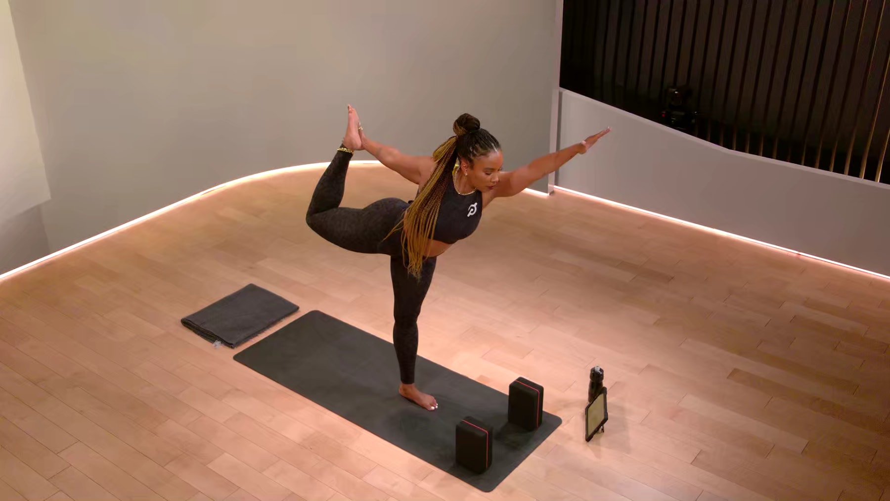 30 min Focus Flow: Standing Balances