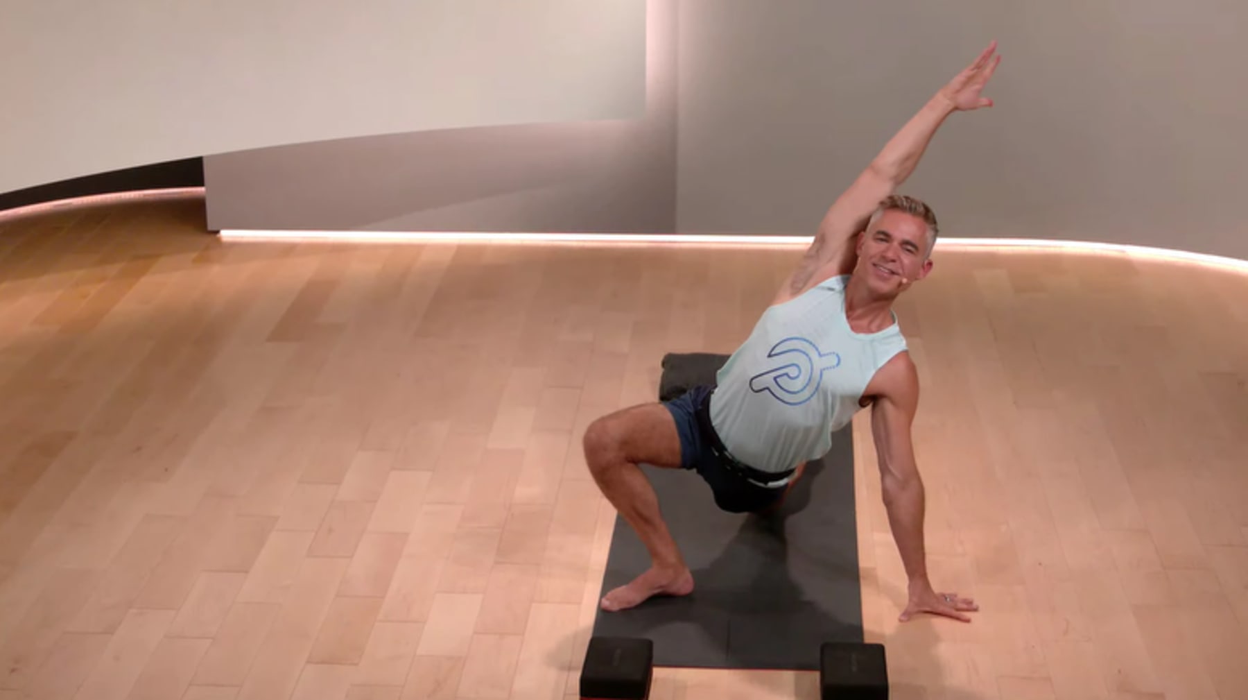 20 min Focus Flow: Chest Openers