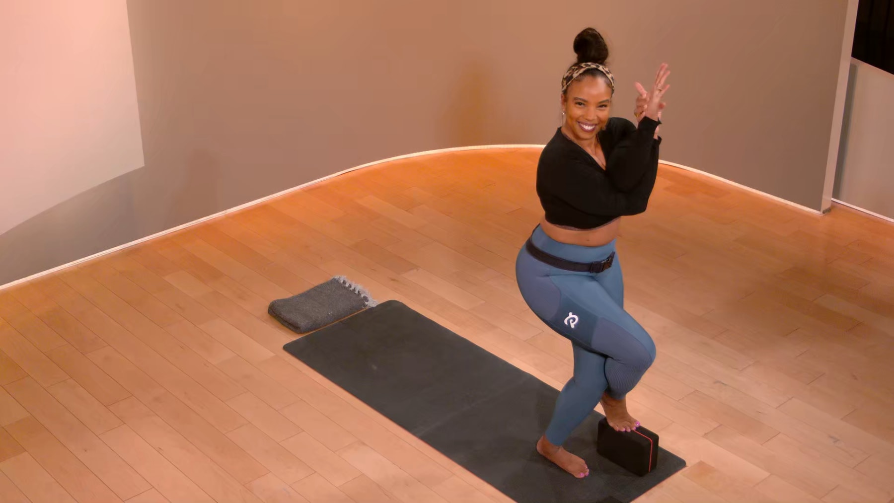 30 min Neo Soul Yoga Flow